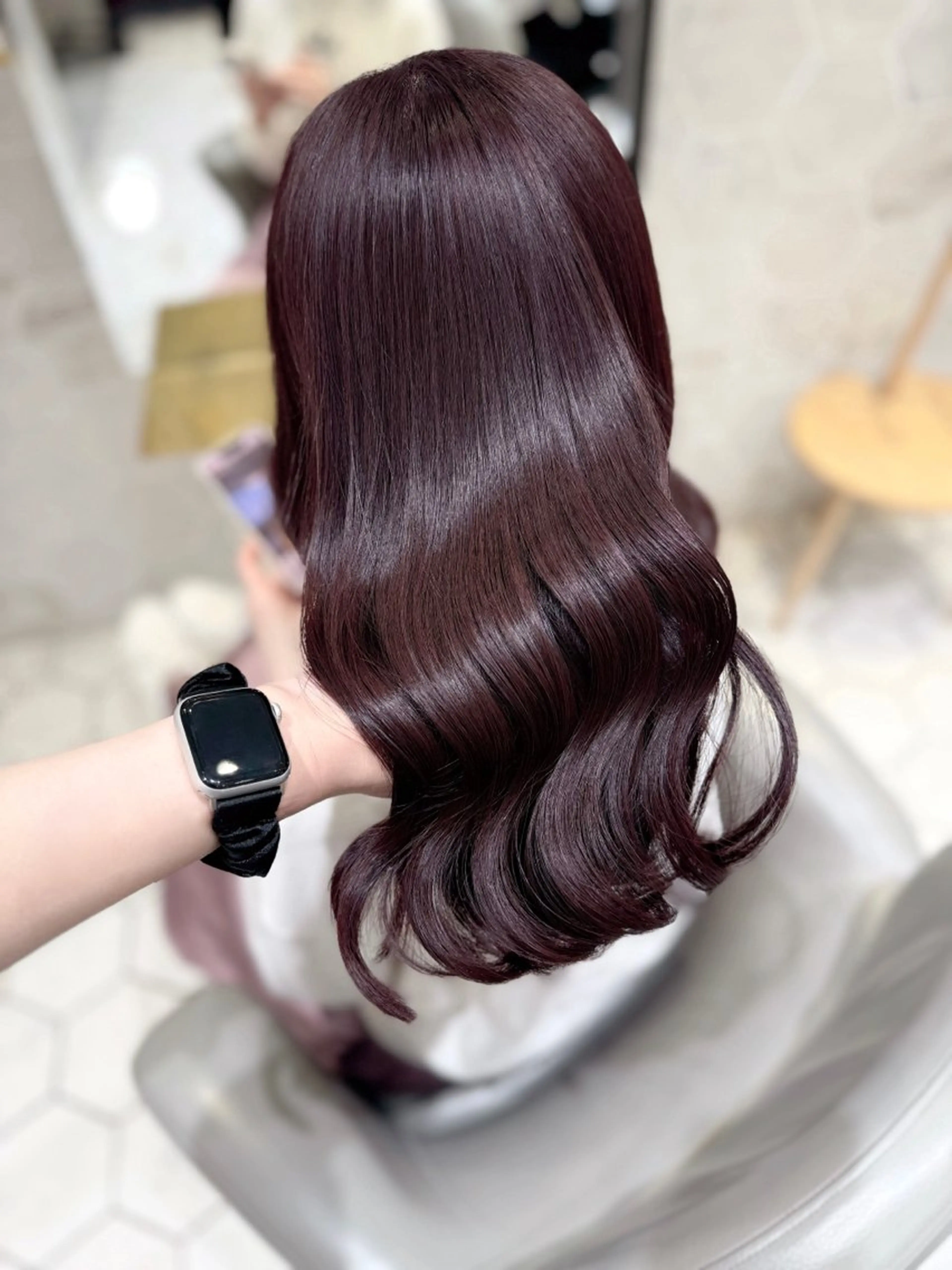 ロング カラー ブリーチ カシス ブリーチなしカラー ピンクカラー ヘアカラー costes 今井芽依のヘアスタイル