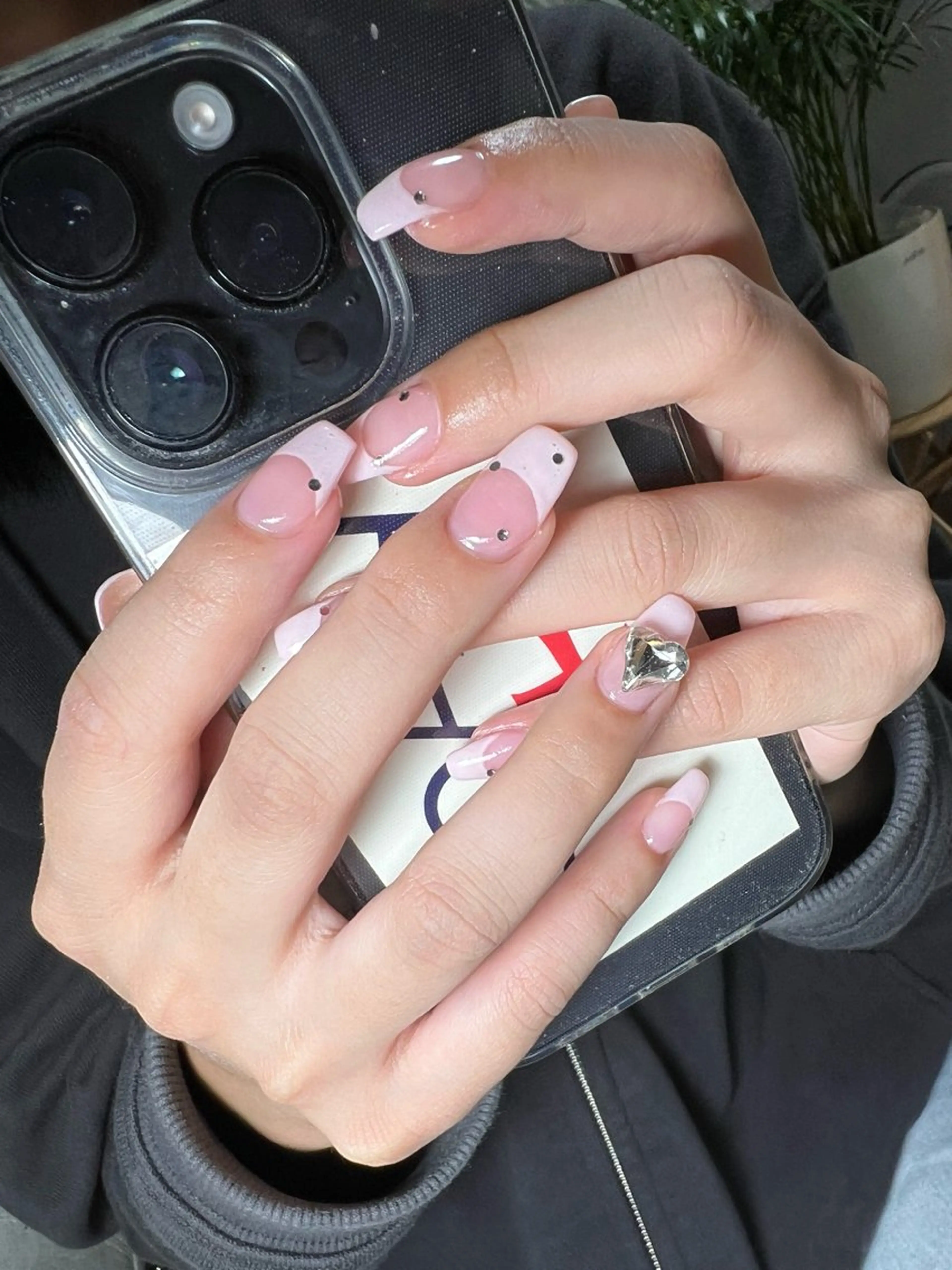 ネイル フレンチネイル ジェルネイル 持ち込み パラジェル ピンク flowers nailのネイルデザイン
