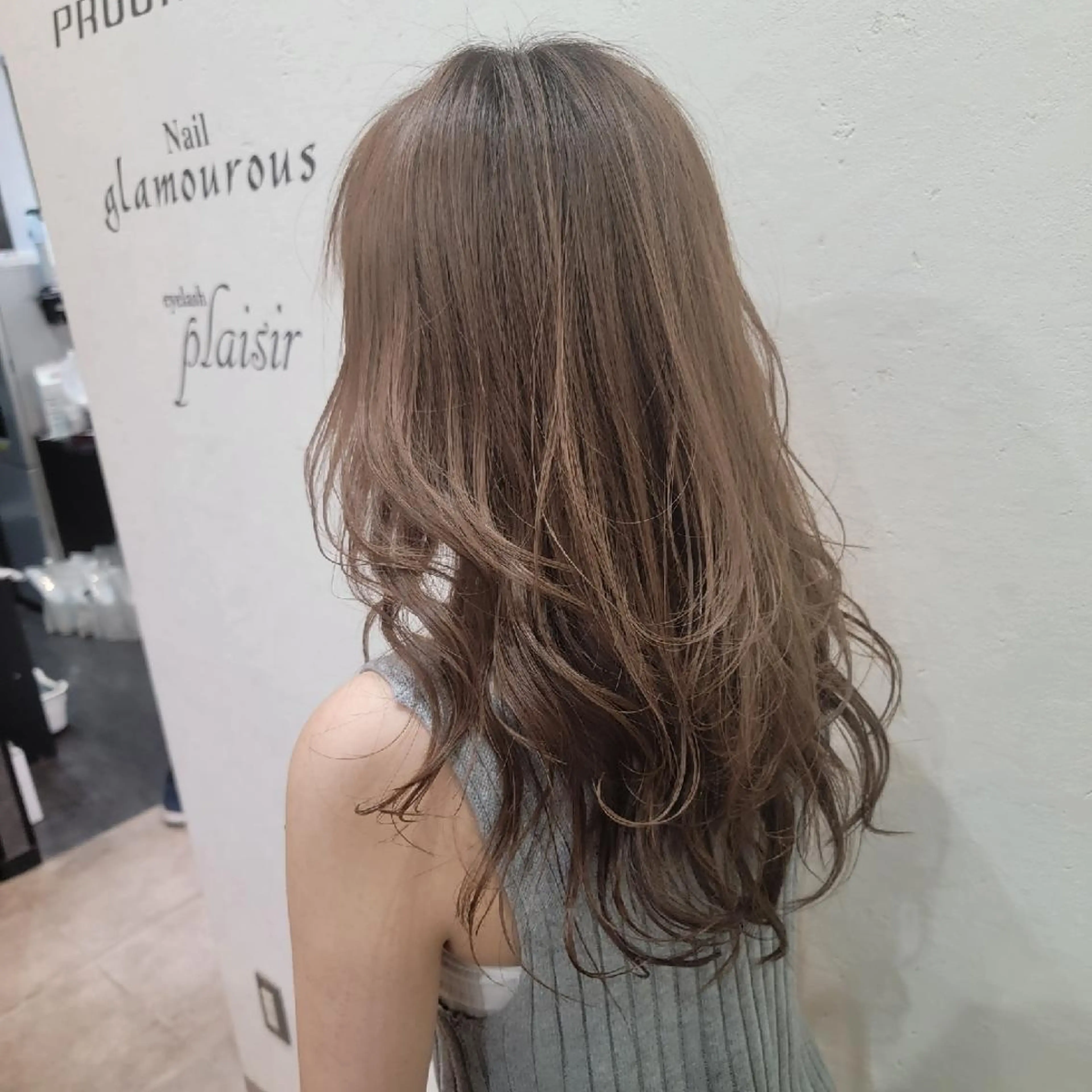 セミロング レイヤーカット 手代木 遼のヘアスタイル