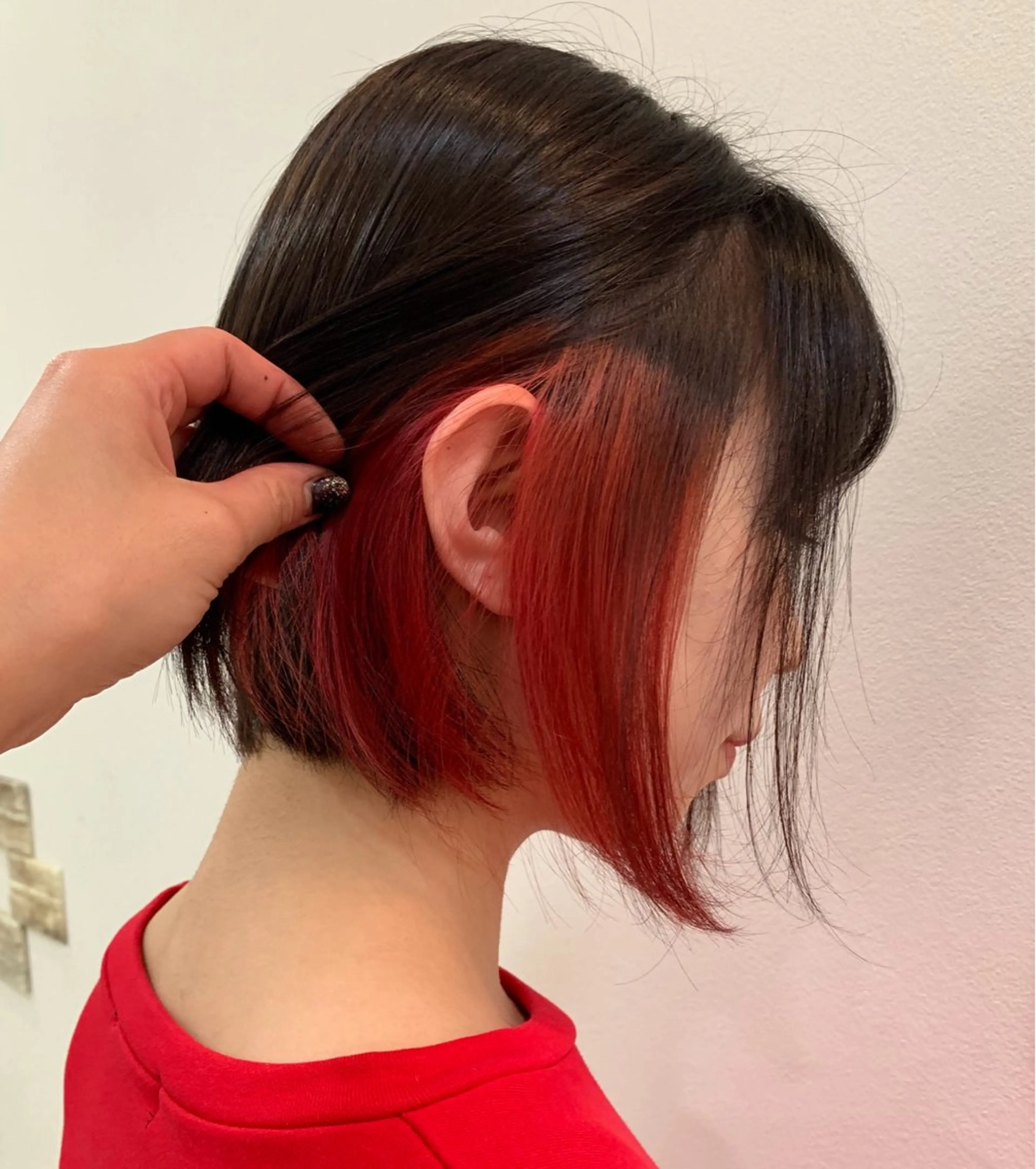 ショート カラー ヘアカラー 艶髪 インナーカラーのヘアスタイル
