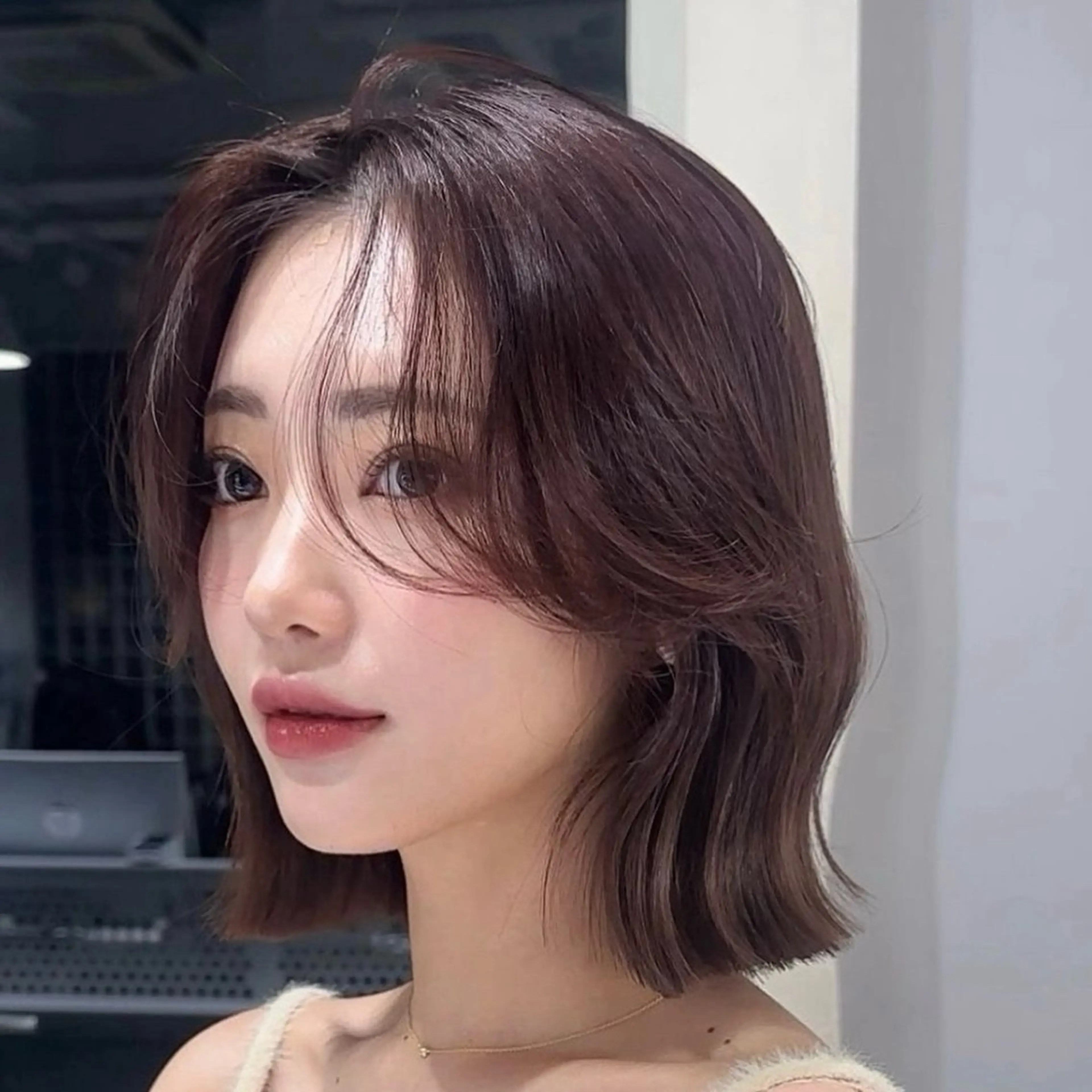 ミディアム 学生 韓国風ヘア おくれ毛 小顔カット HOUSE所属・🏆5年連続BEST SALON受賞店🏆のヘアスタイル