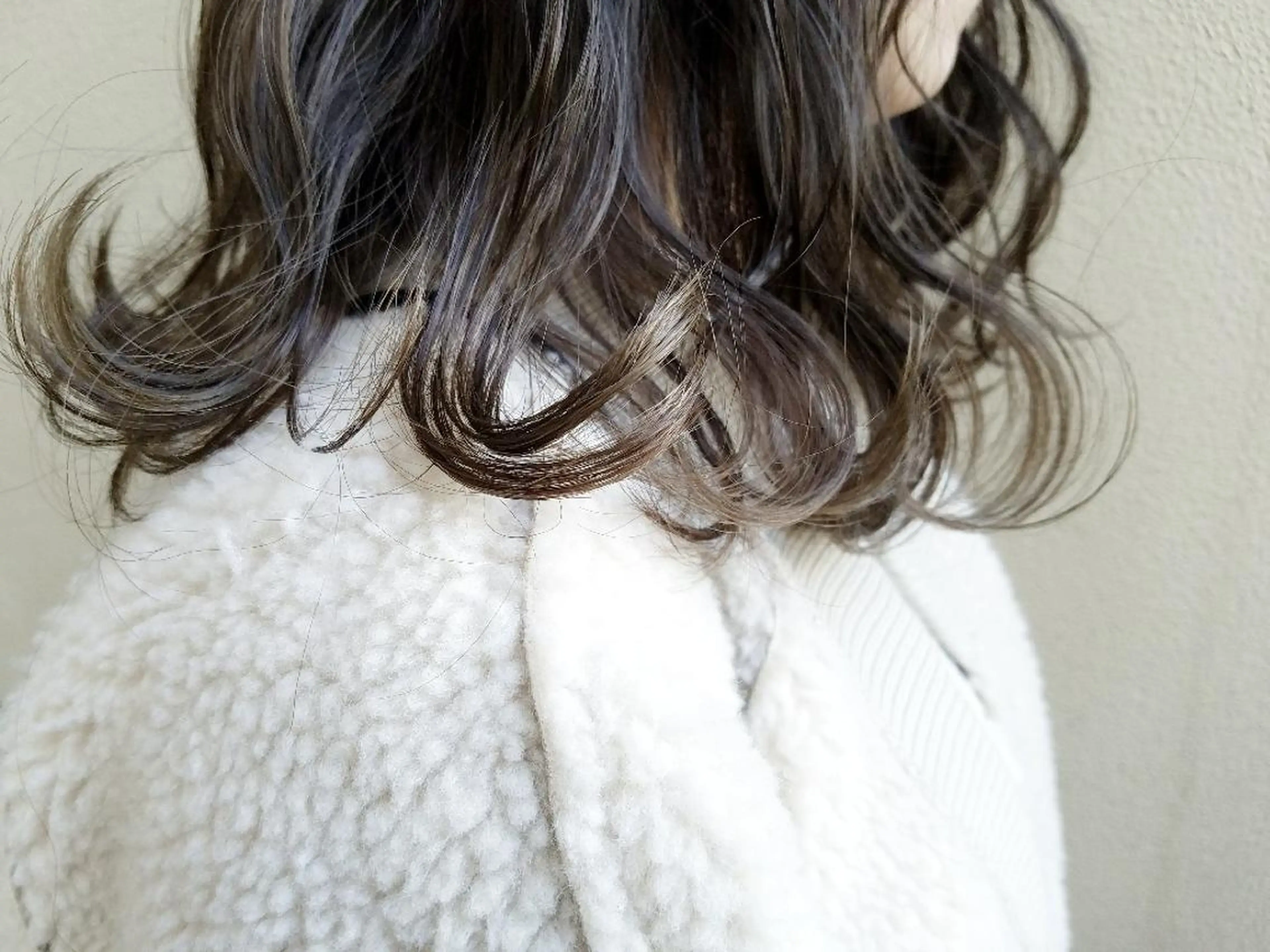 ミディアム カラー グレージュ ハイライトカラー ハイライト ヘアカラー ウルフ、ボブ美容師 今井のヘアスタイル