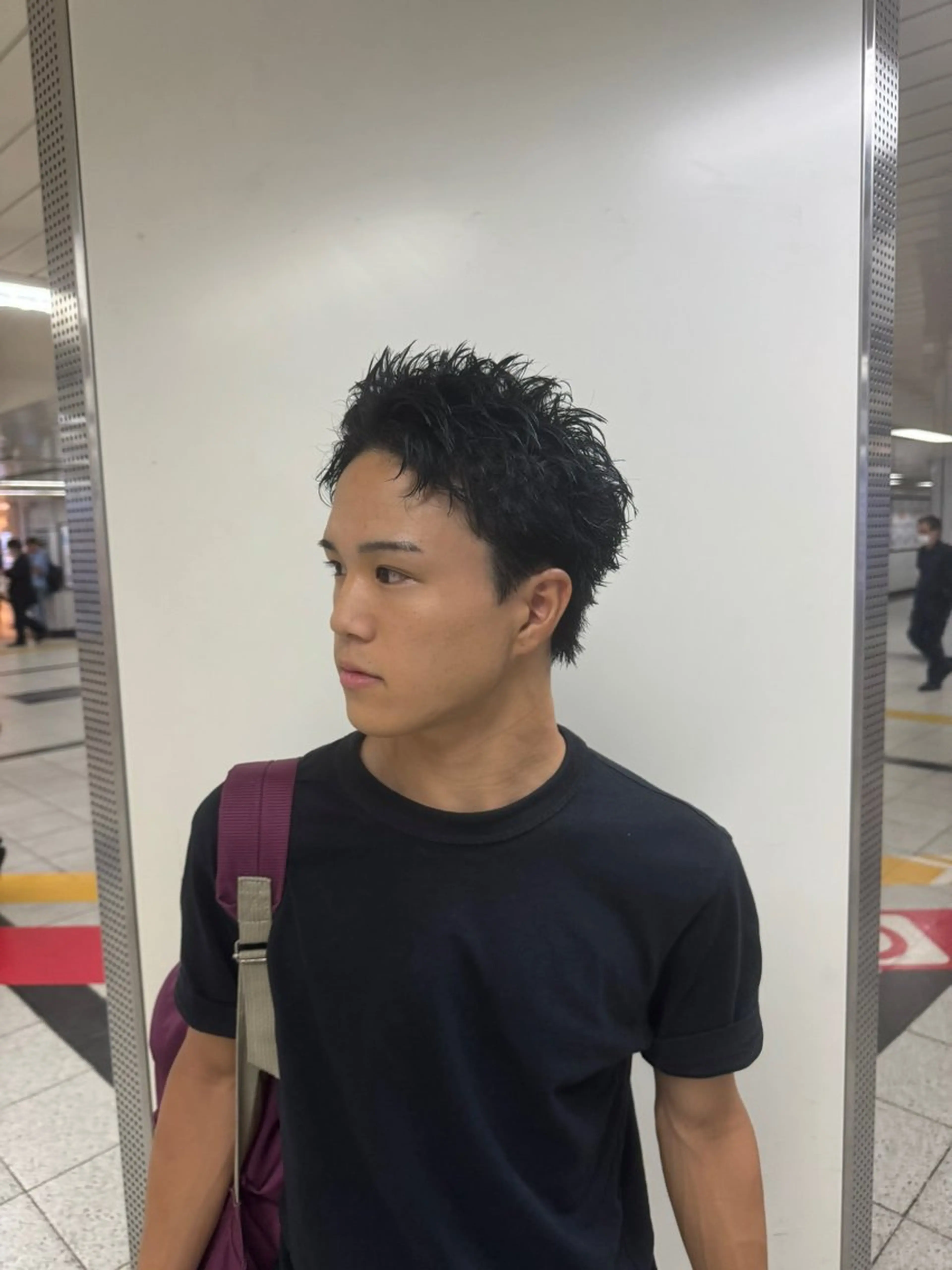 ショート カラー メンズ 黒髪 ブルーカラー ブルーブラック ヘアカラー Lond GULLMAN所属・高橋大和/ メンズ特化美容師のヘアスタイル