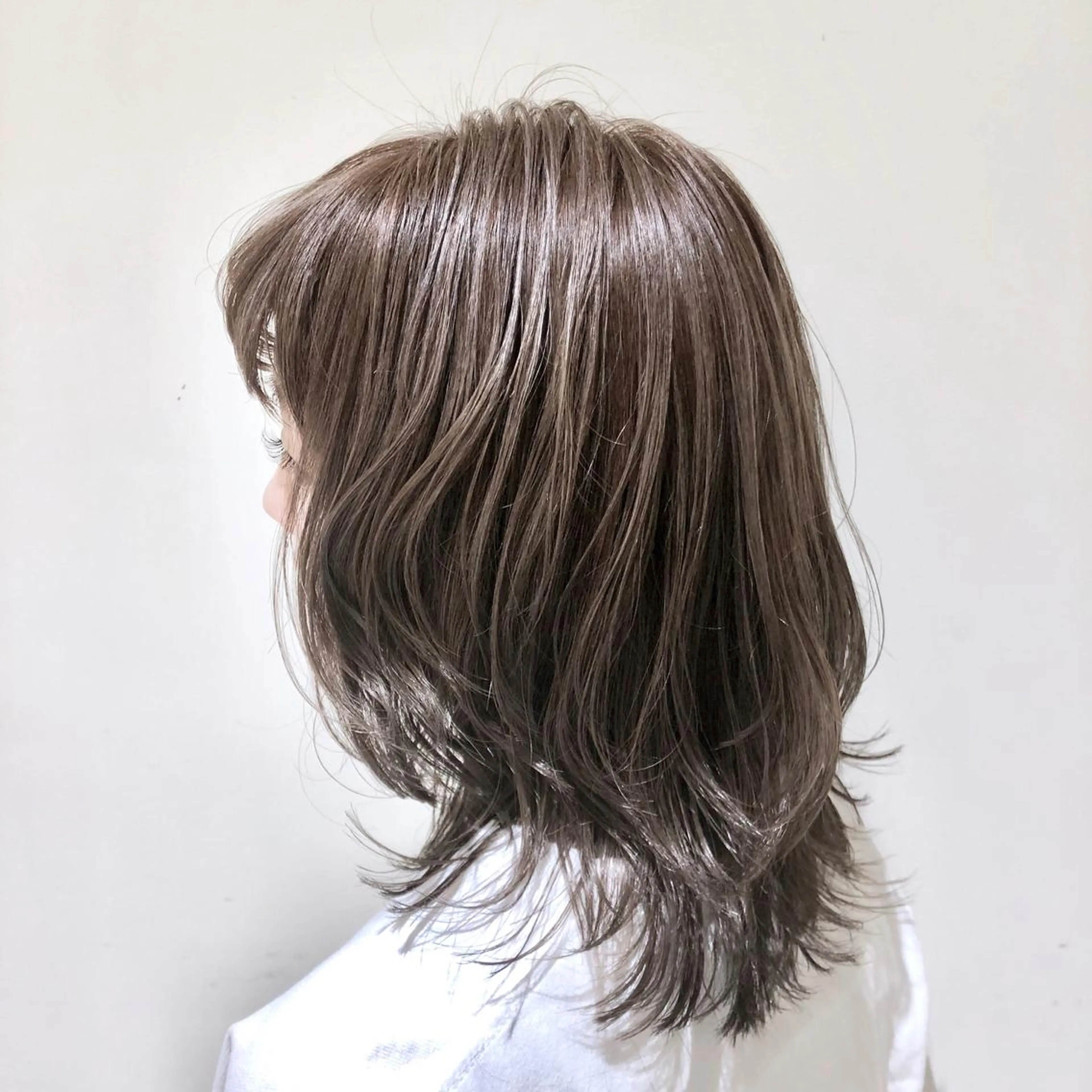 ミディアム カラー パーマ ヘアアレンジ ミディアムパーマ バレイヤージュ 黒髪 ブルーカラー ブルージュ 【ツヤ髪美容師】 ツダケイスケのヘアスタイル