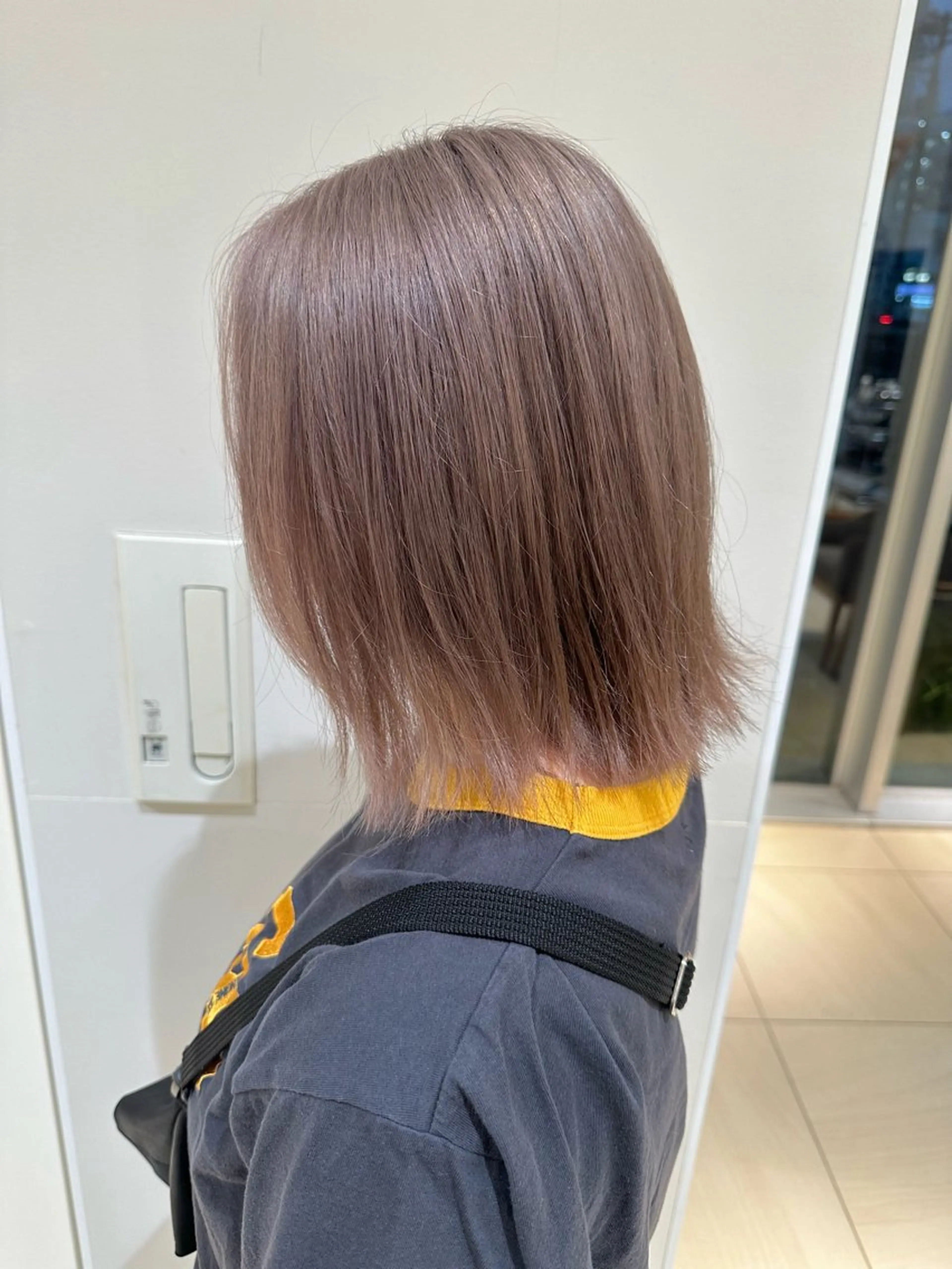 ミディアム カラー カット ヘアカラー エクステ／インナー カラー 礒野朱里のヘアスタイル