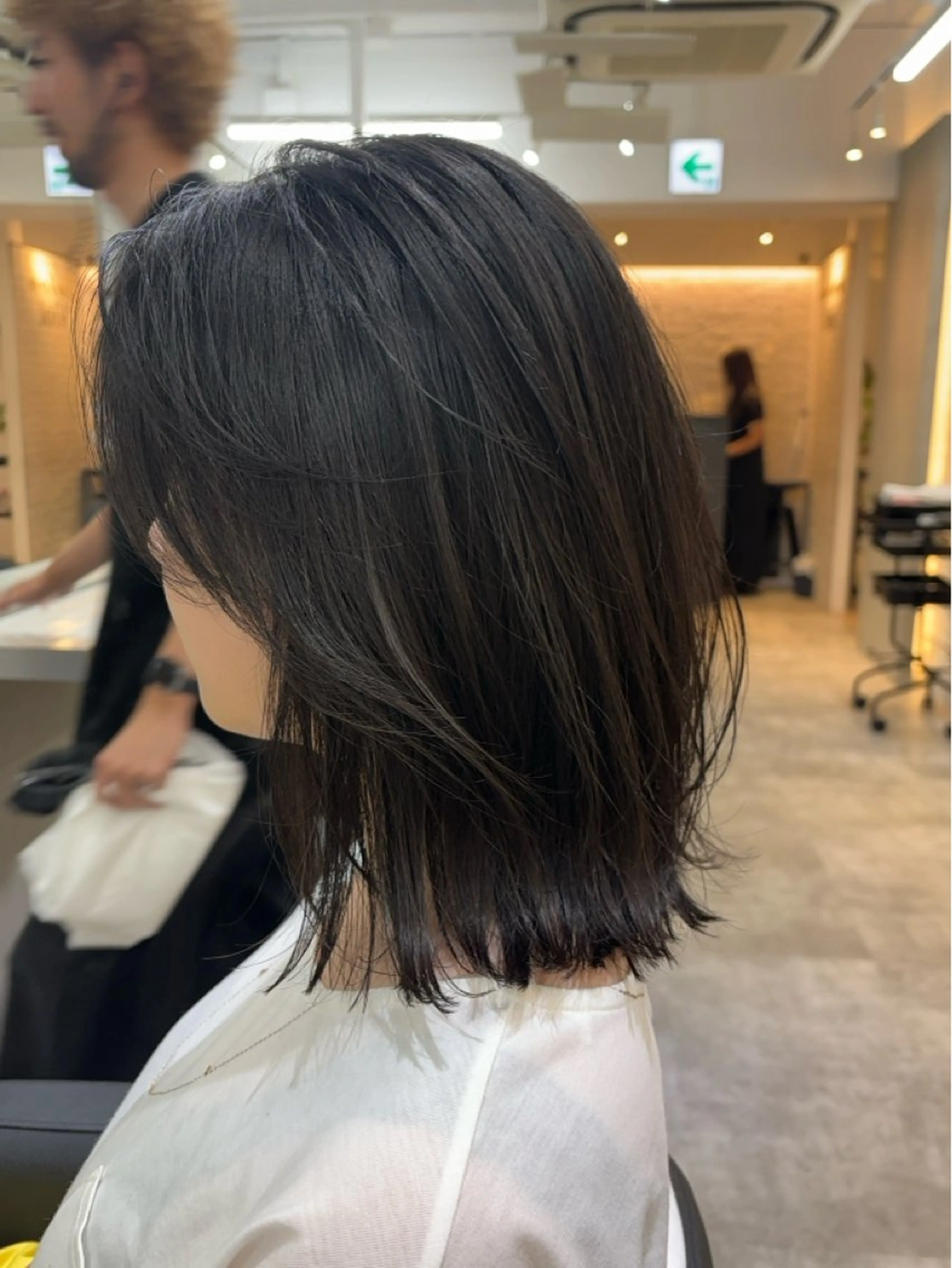 ミディアム カット トリートメント Ｖｉｏｔ  銀座 樋口 桃佳のヘアスタイル