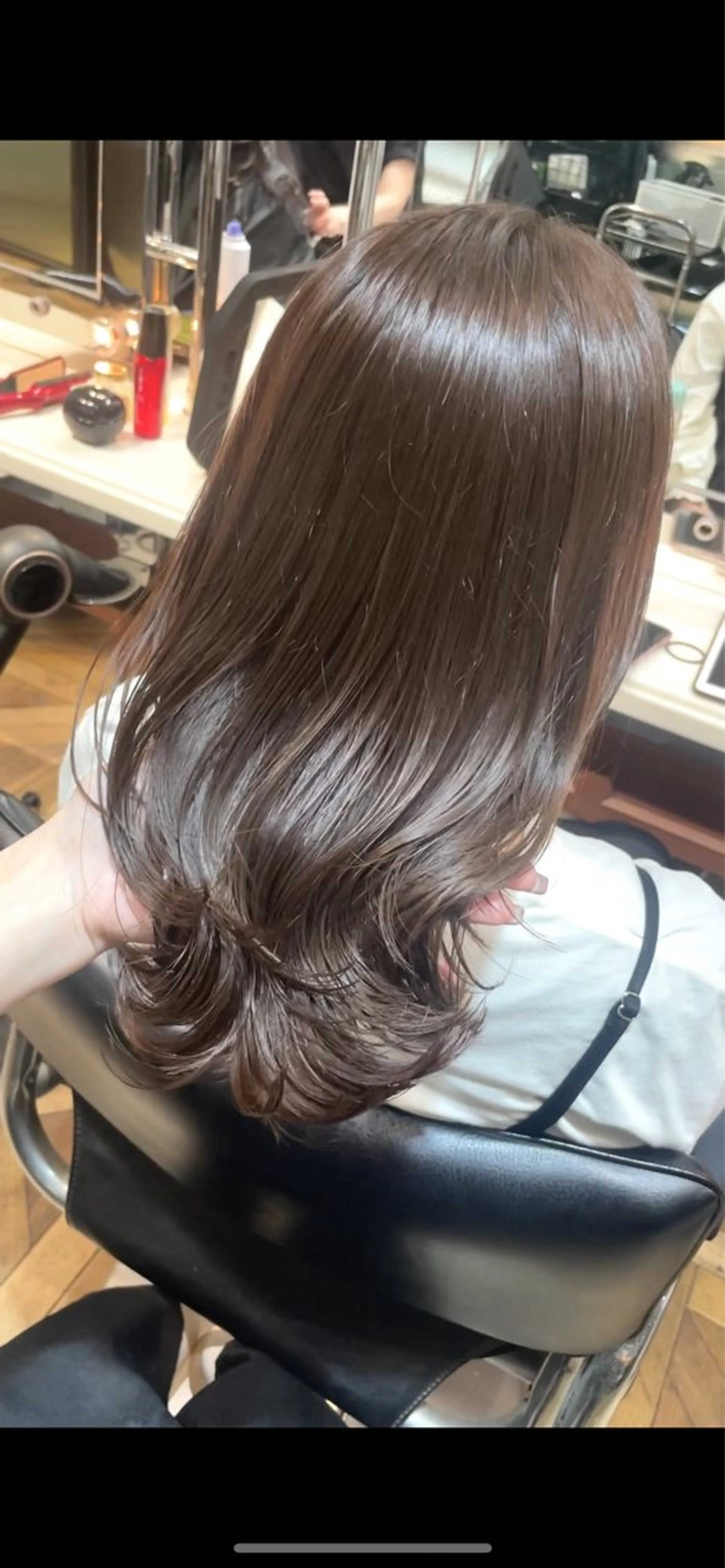 ミディアム カラー ベージュカラー ブリーチ ブラウンカラー 透明感カラー ブリーチなしカラー カット ヘアカラー トリートメント BEBE所属・ブリーチなし 透明感カラーKANAのヘアスタイル