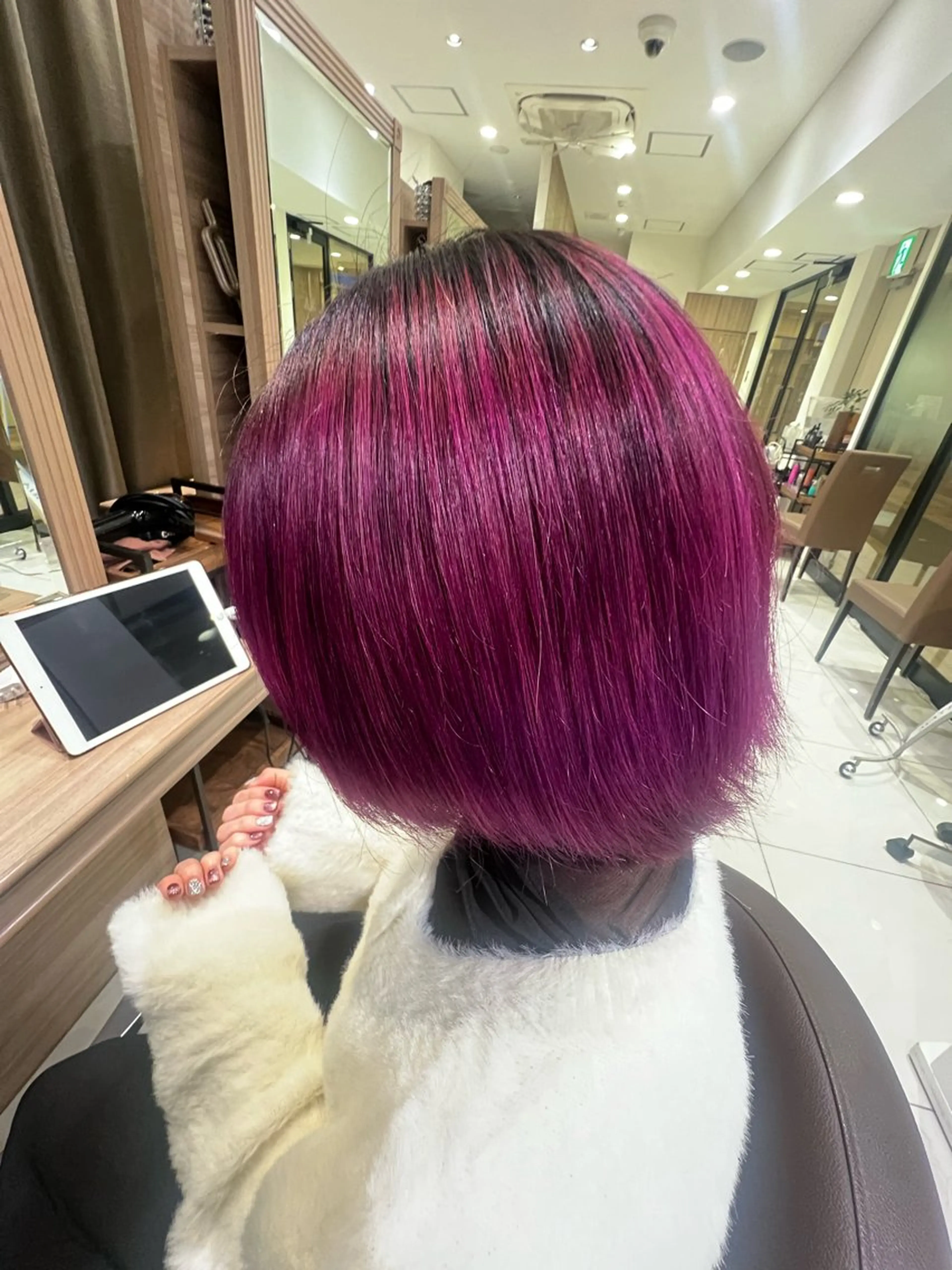 ショート カラー 極艶ハイトーン 💎りゅうやのヘアスタイル