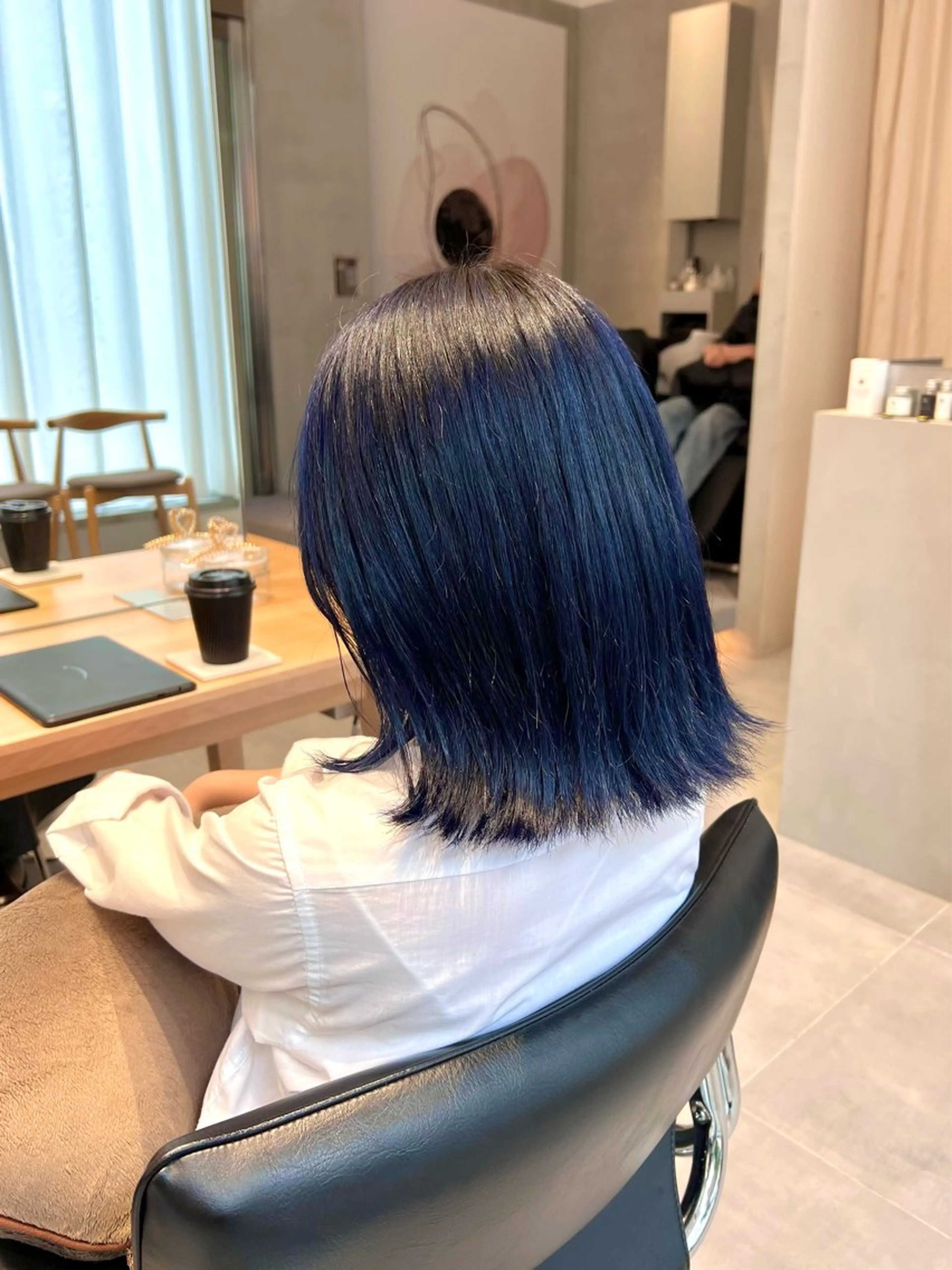 ミディアム カラー ブリーチ ブルーカラー ケアブリーチ ヘアカラー トリートメント ヘアセット ショートカット/ ハイトーン🪼風香のヘアスタイル