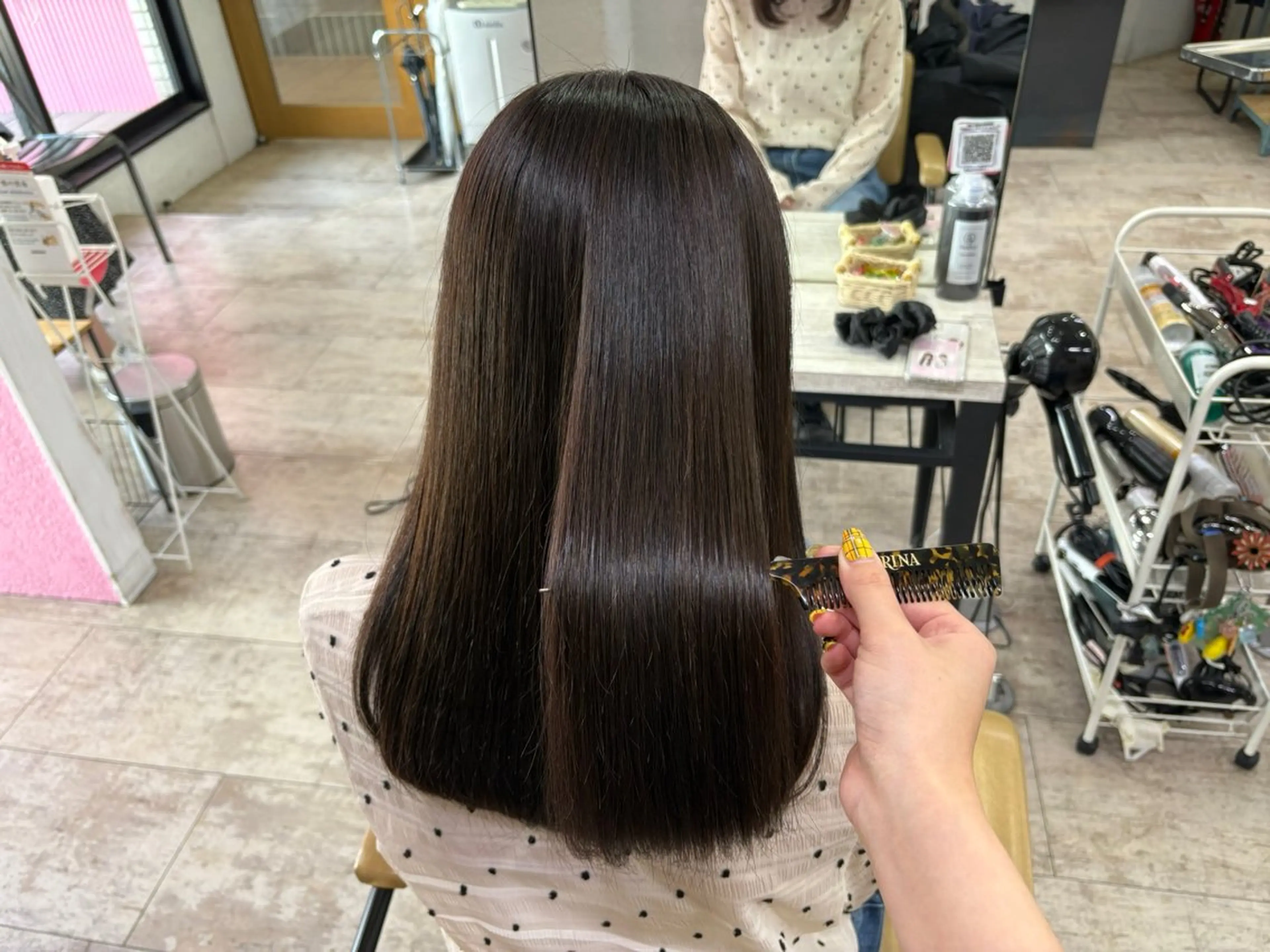 ミディアム カット 縮毛矯正 🐱加賀 瑛里奈🦊のヘアスタイル
