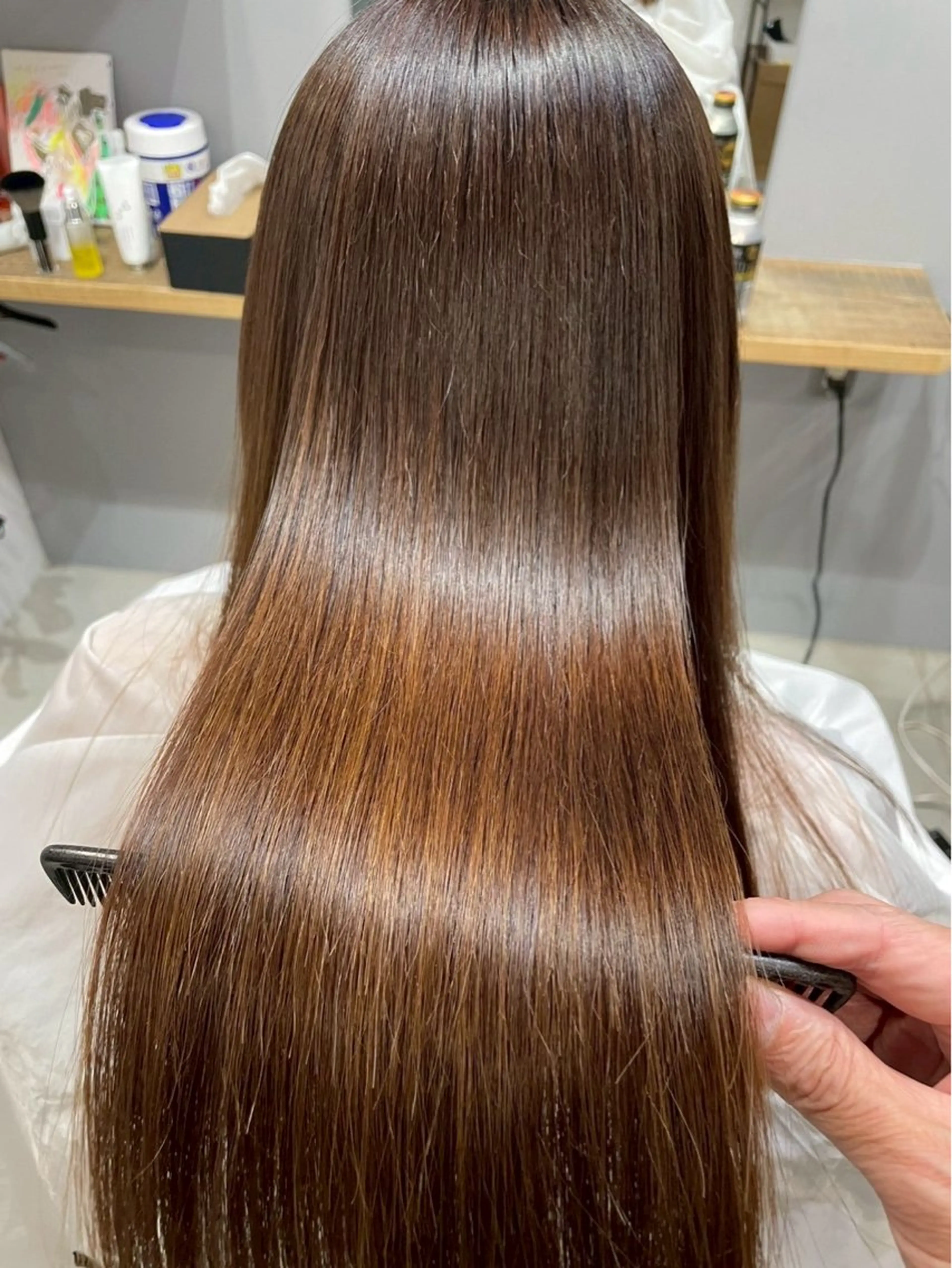 髪質改善縮毛矯正のモデルの写真