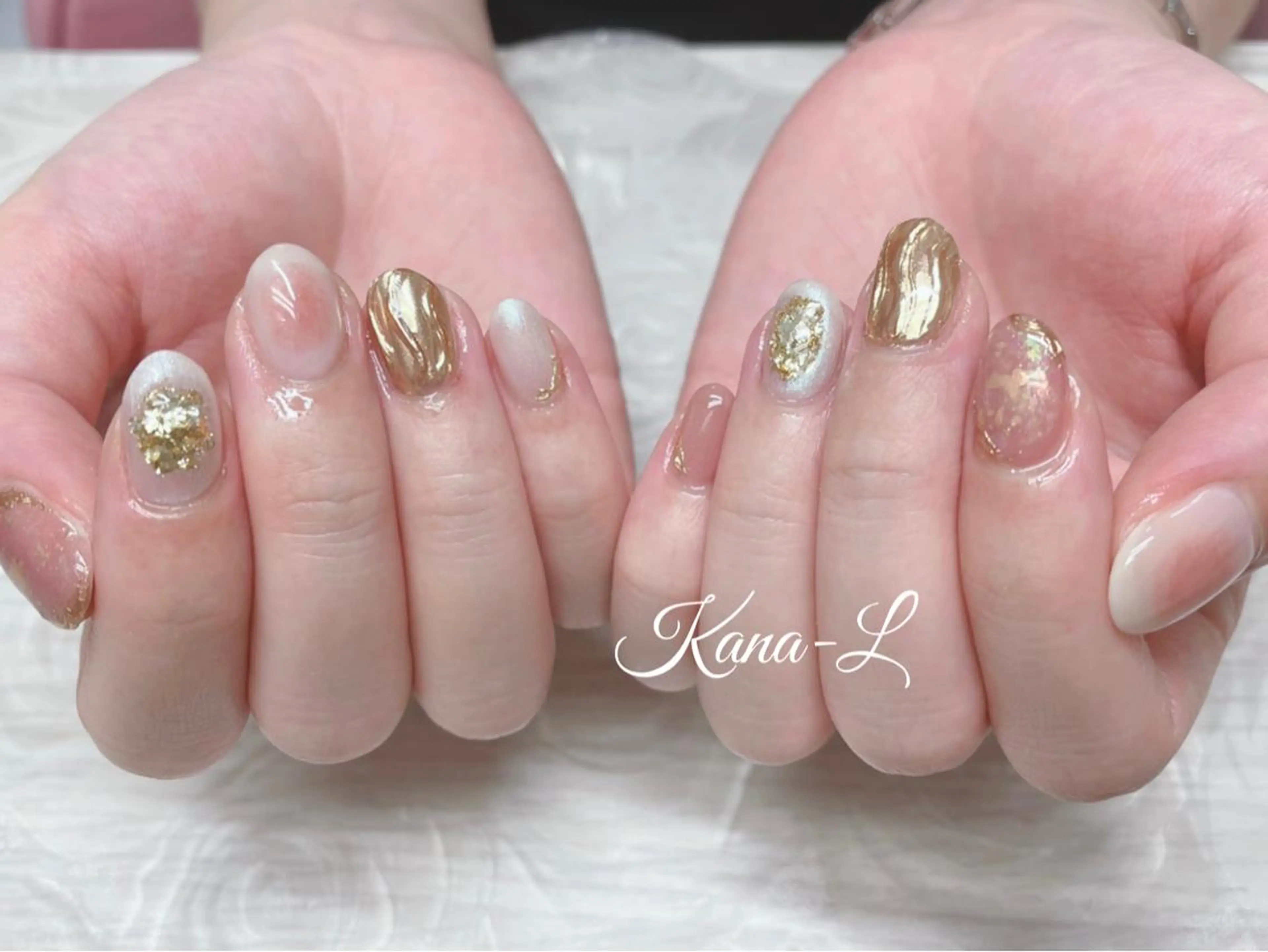 カラー ネイル チークネイル ジェルネイル ミラーネイル ニュアンスネイル パラジェル 芦辺 香奈のネイルデザイン