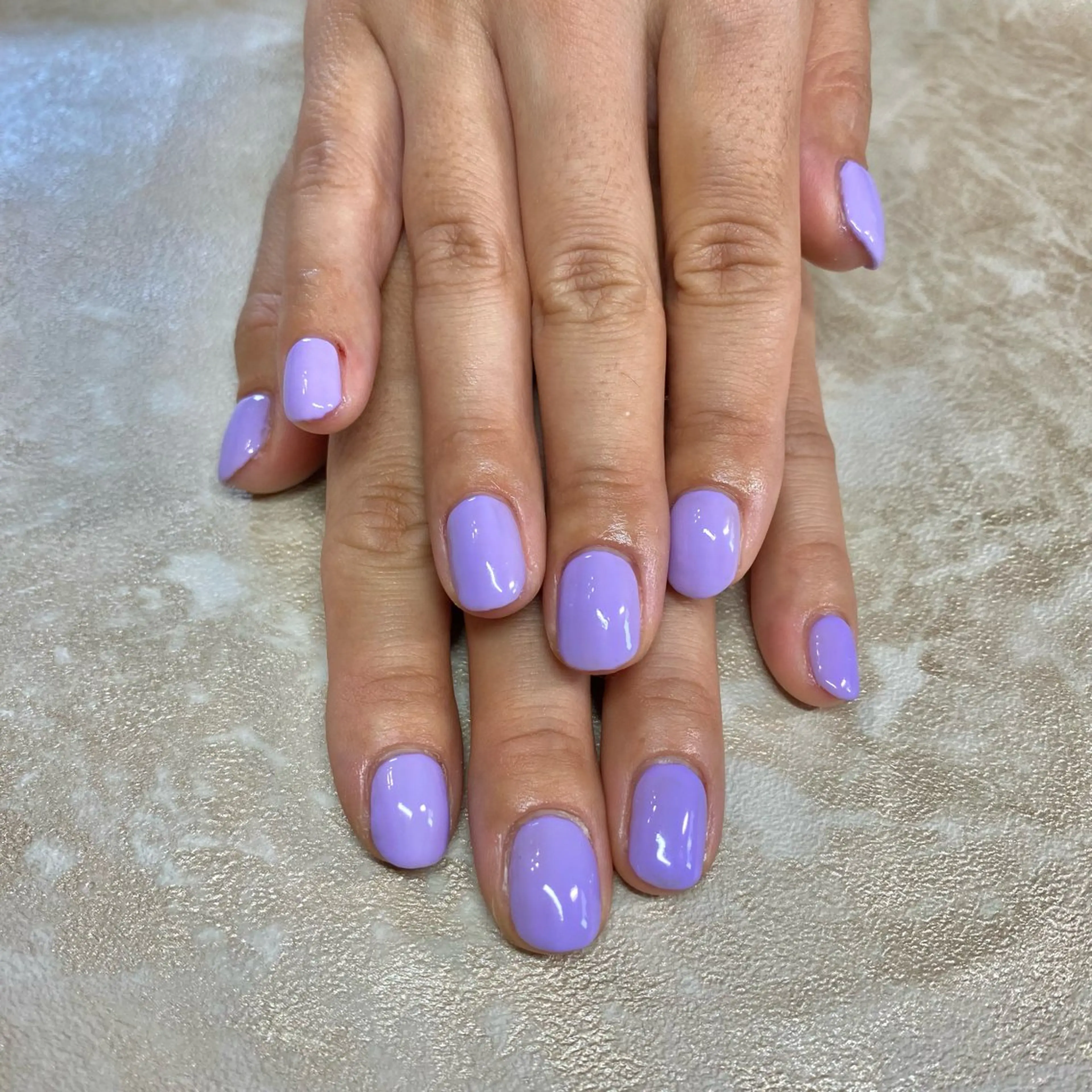 ネイル ワンカラーネイル パープル ハンドネイル デコパーツが得意♪ ネイル/眉毛/エステの眉毛・アイブロウイメージ