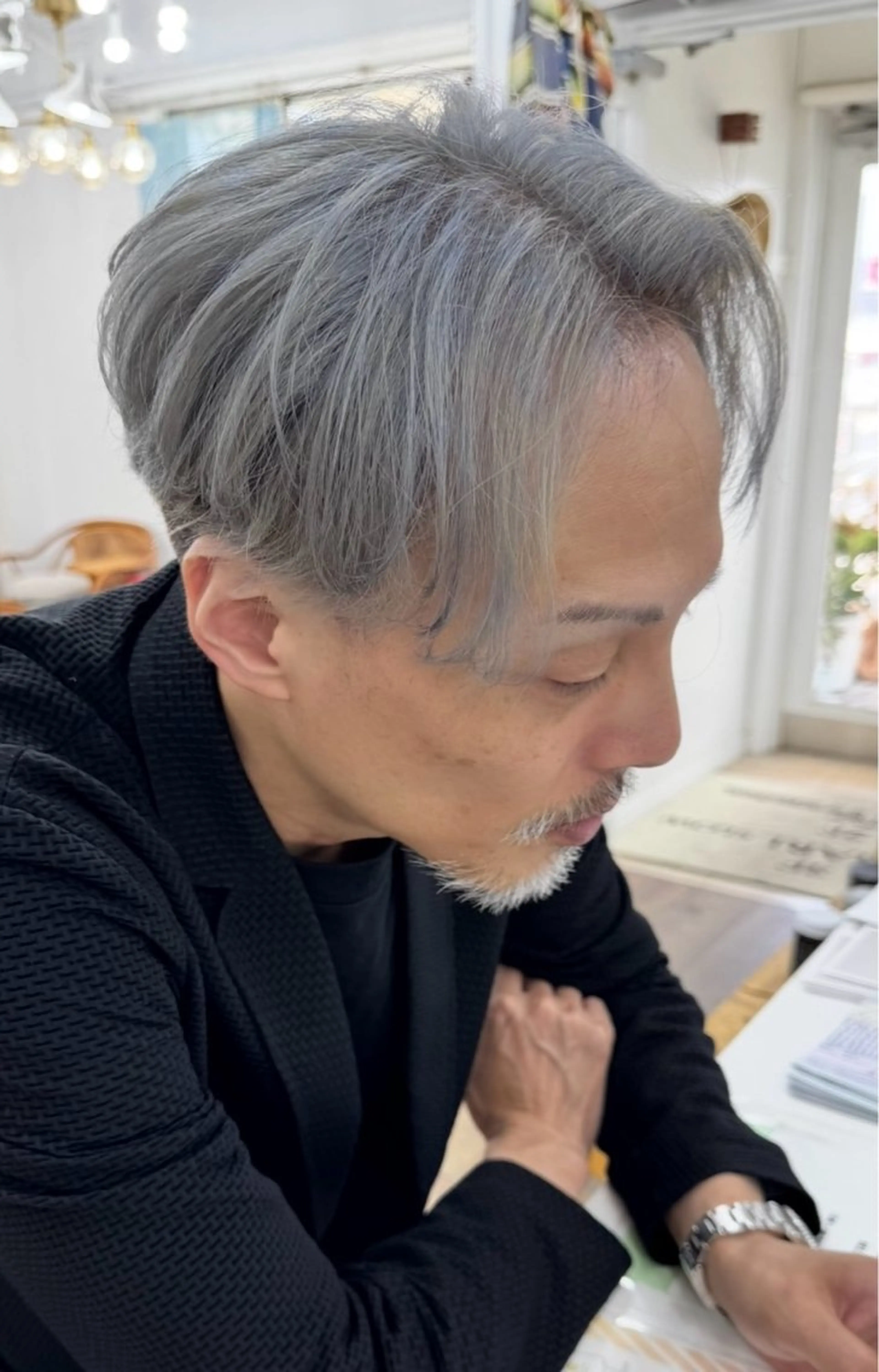 『メンズハイトーン』ダブルカラー＋カットの写真