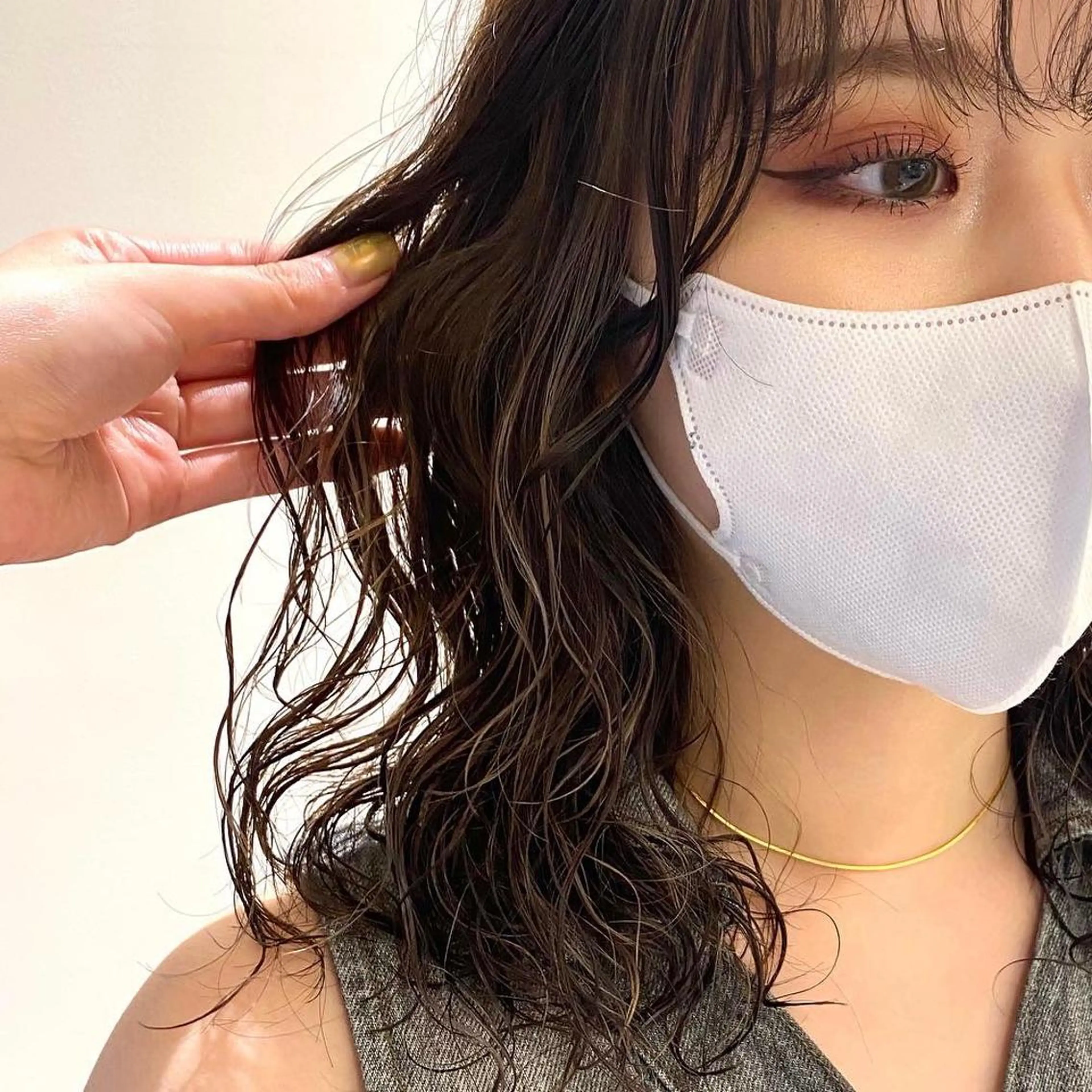 セミロング カラー ハイライトカラー インナーカラー ハイライト プレイングカラー🤍 細めハイライトのヘアスタイル