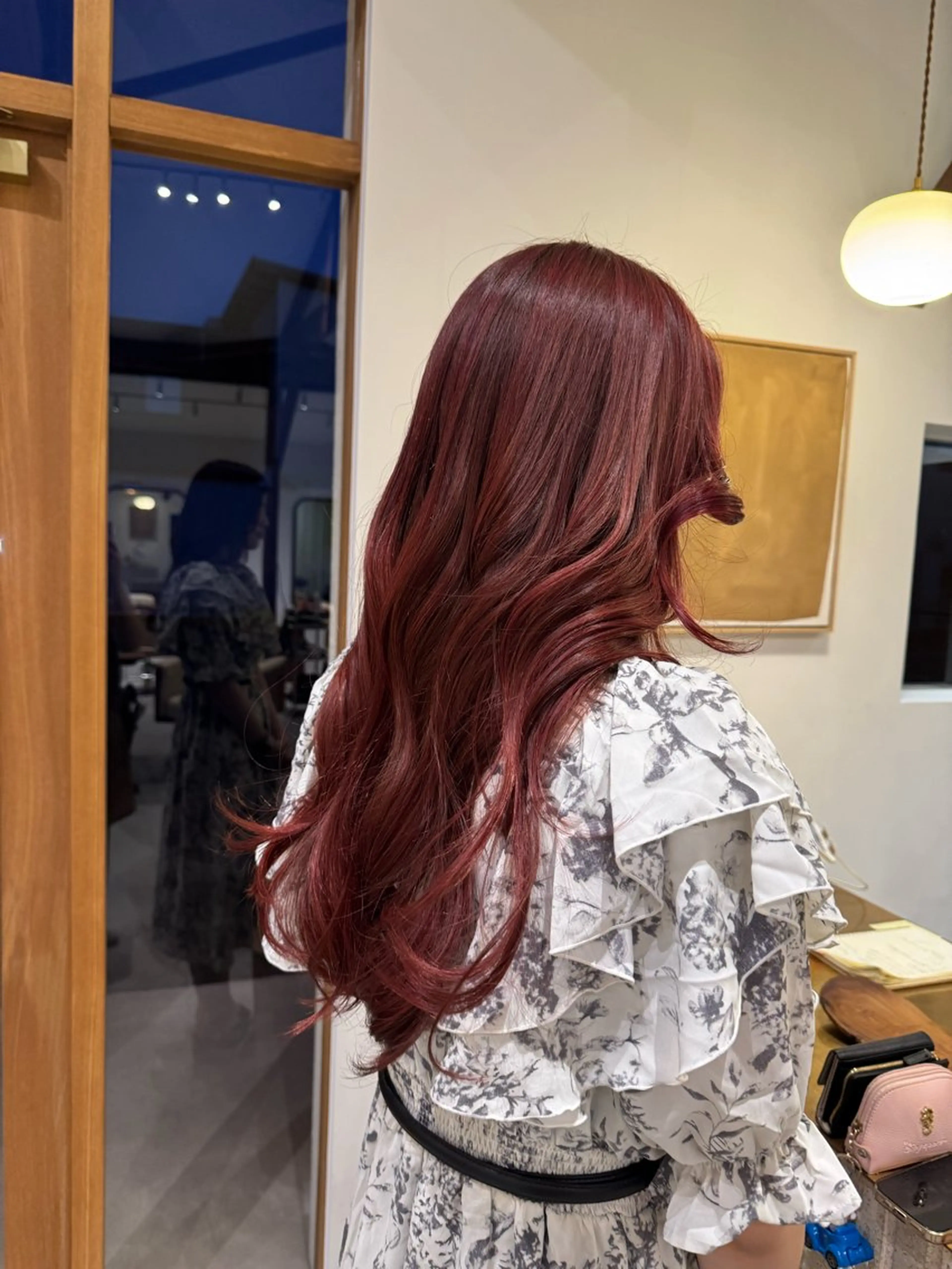 ロング カラー 亀山 友菜のヘアスタイル