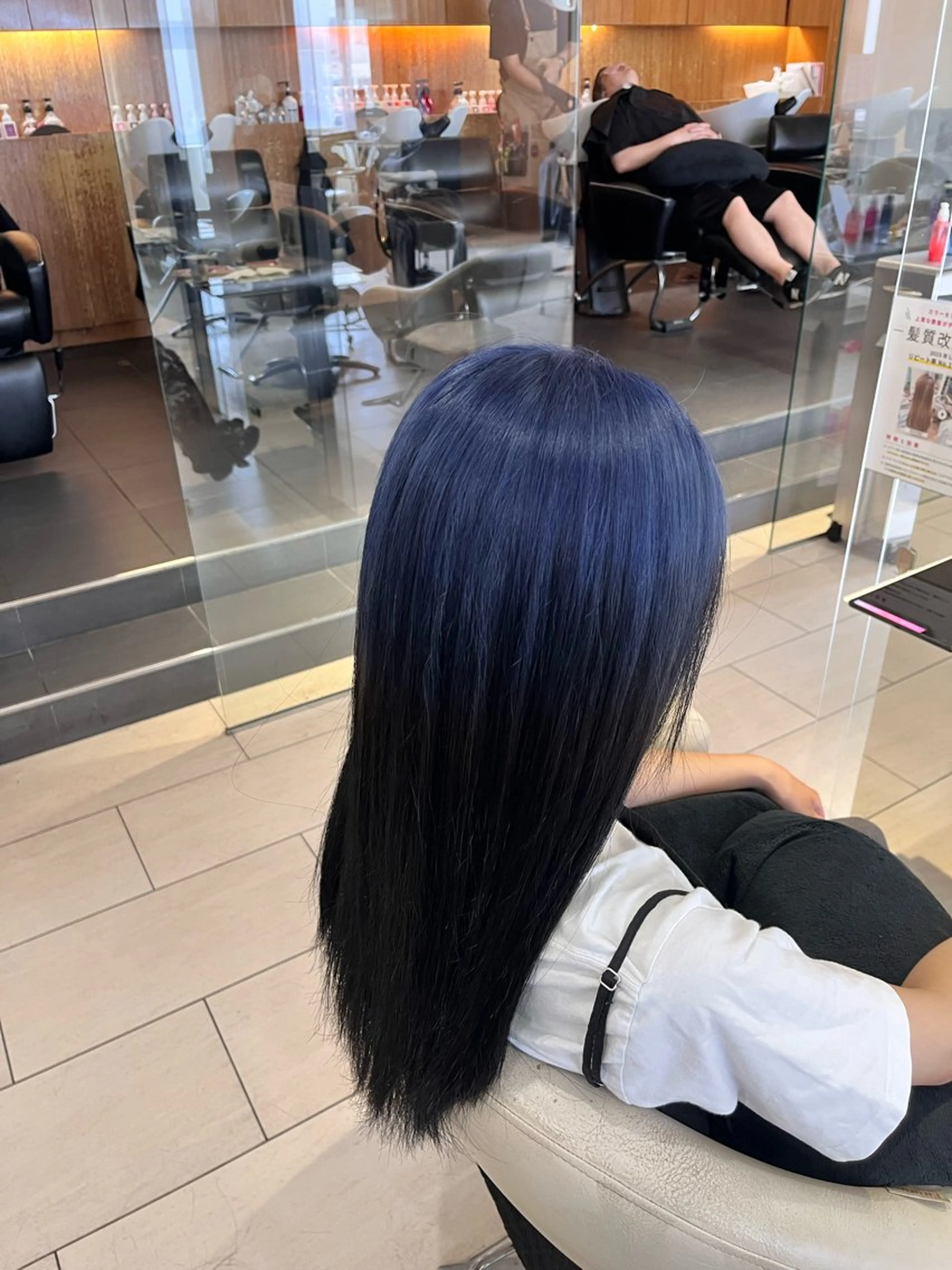 カラー 黒髪 ブルーカラー カット ヘアカラー トリートメント バレイヤージュ／ ブリーチ/鎌田のヘアスタイル