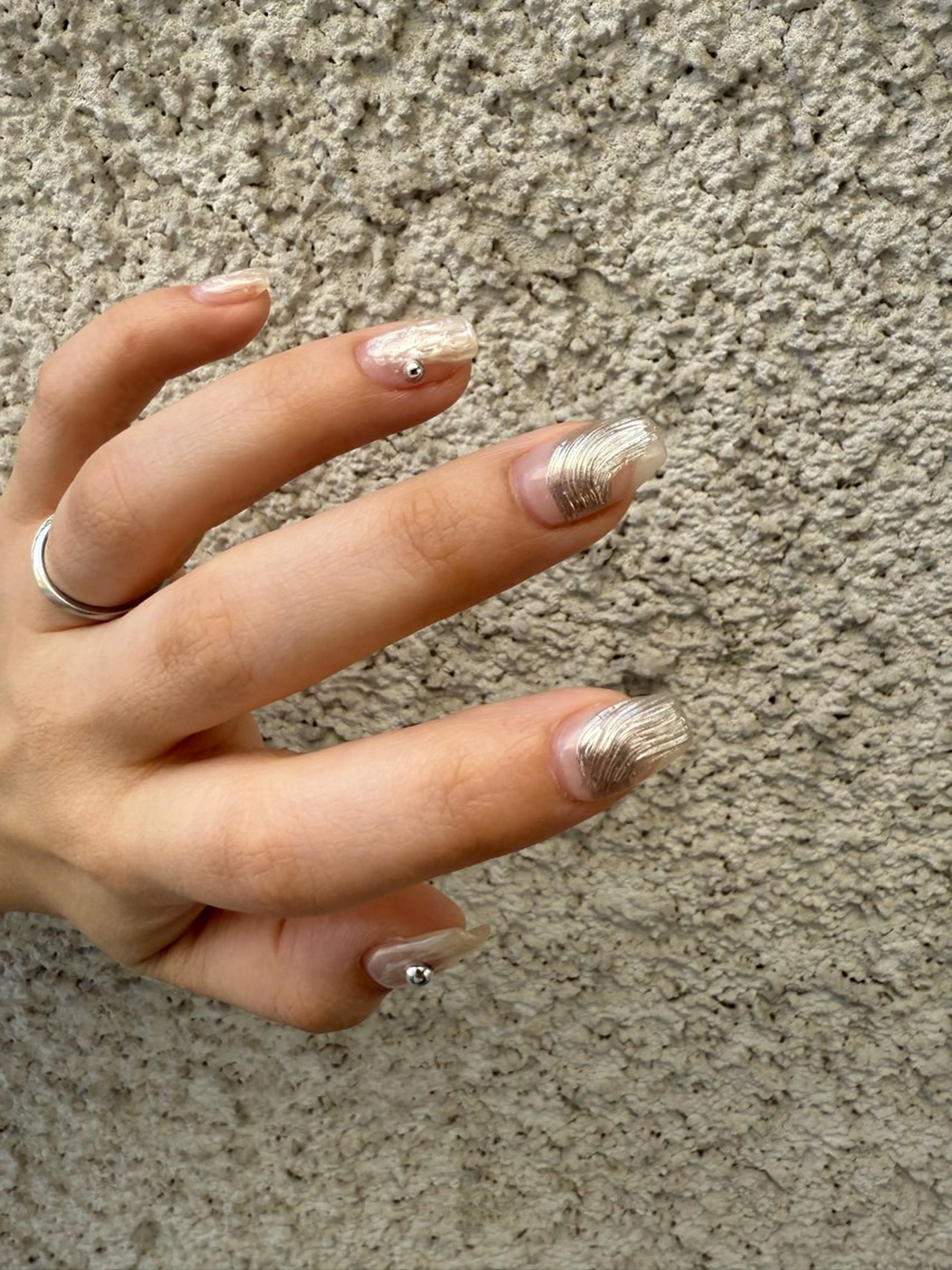 ネイル クリアネイル ニュアンスネイル シルバー シンプルネイル ハンドネイル new me所属・nail salon "new me"のネイルデザイン