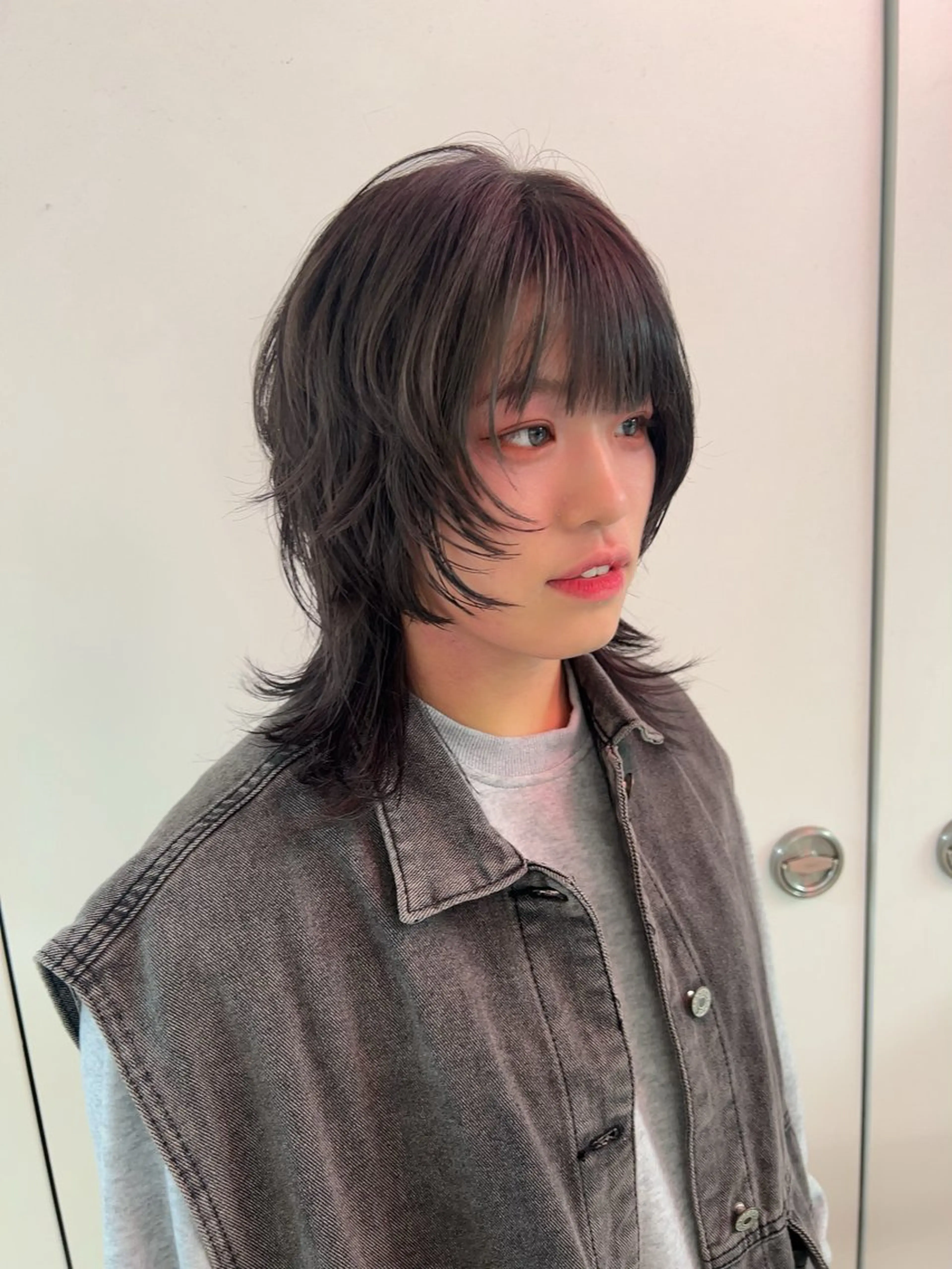 ミディアム カット ヘアカラー 💥ウルフカット デザインあんな💥のヘアスタイル