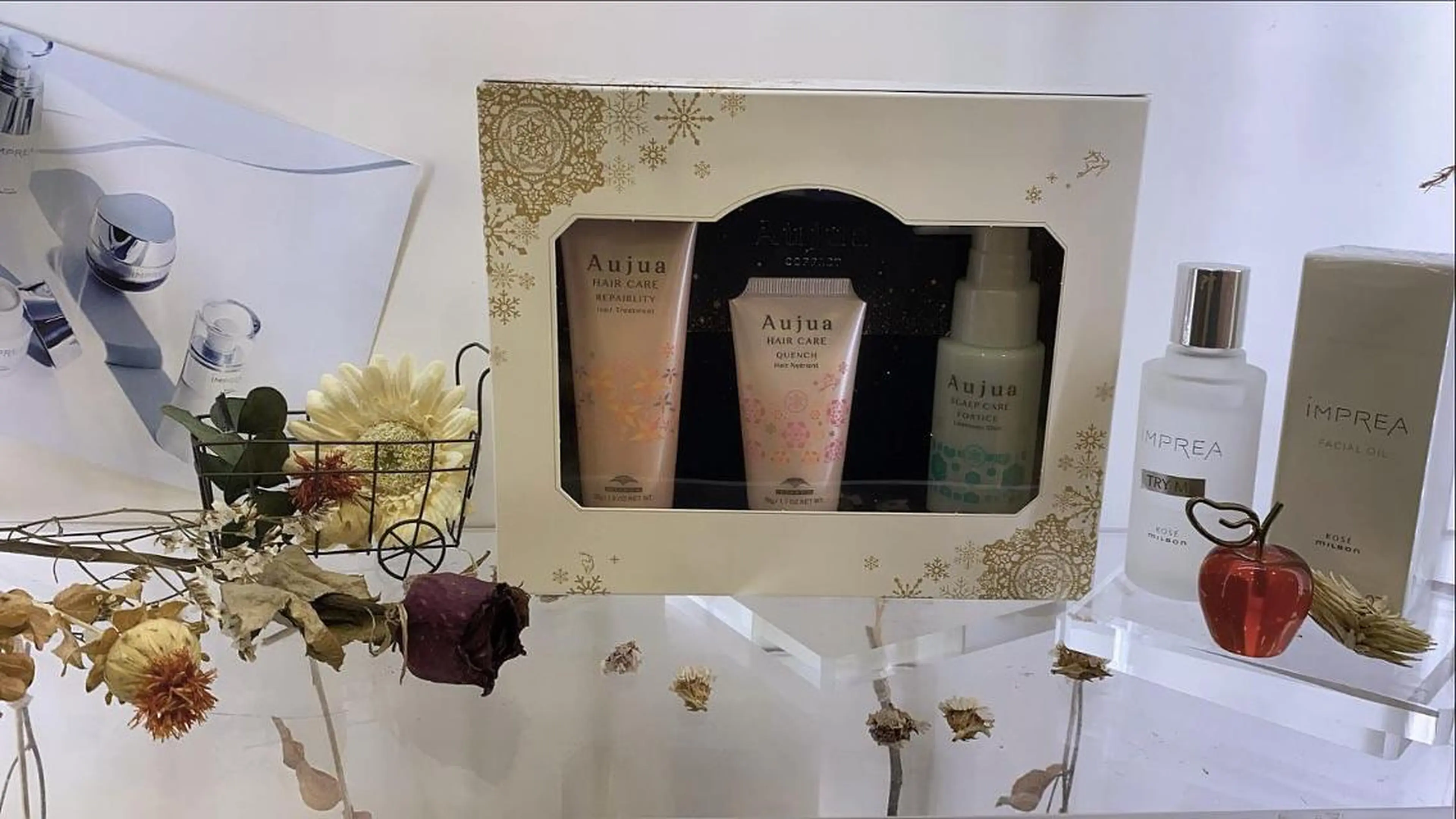 ショート カラー ハイライトカラー インナーカラー ハイライト 髪質改善 縮毛矯正 justbeauty CiNQのヘアスタイル