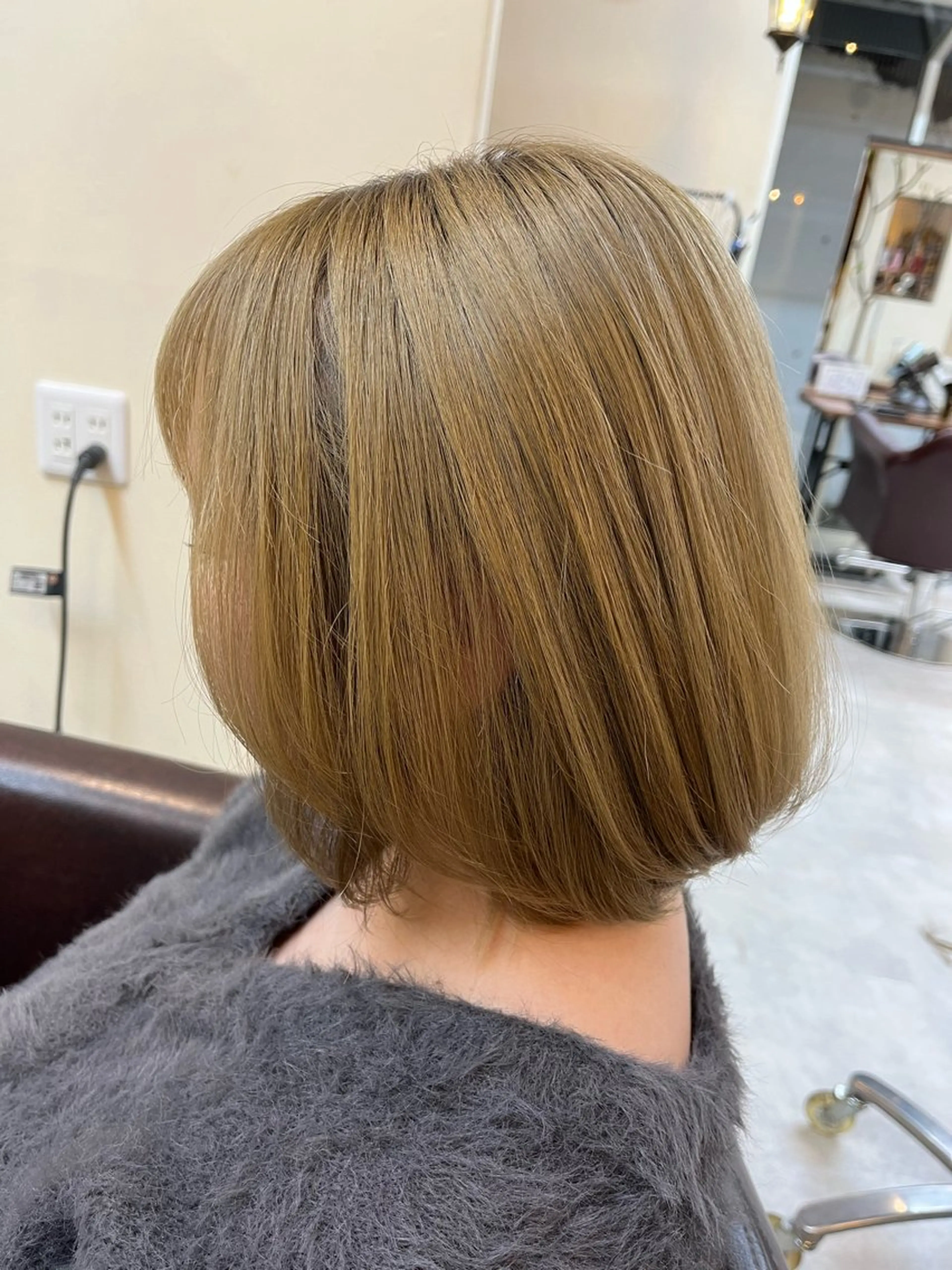 ショート ボブ レイヤーカット 岡部 夏生のヘアスタイル
