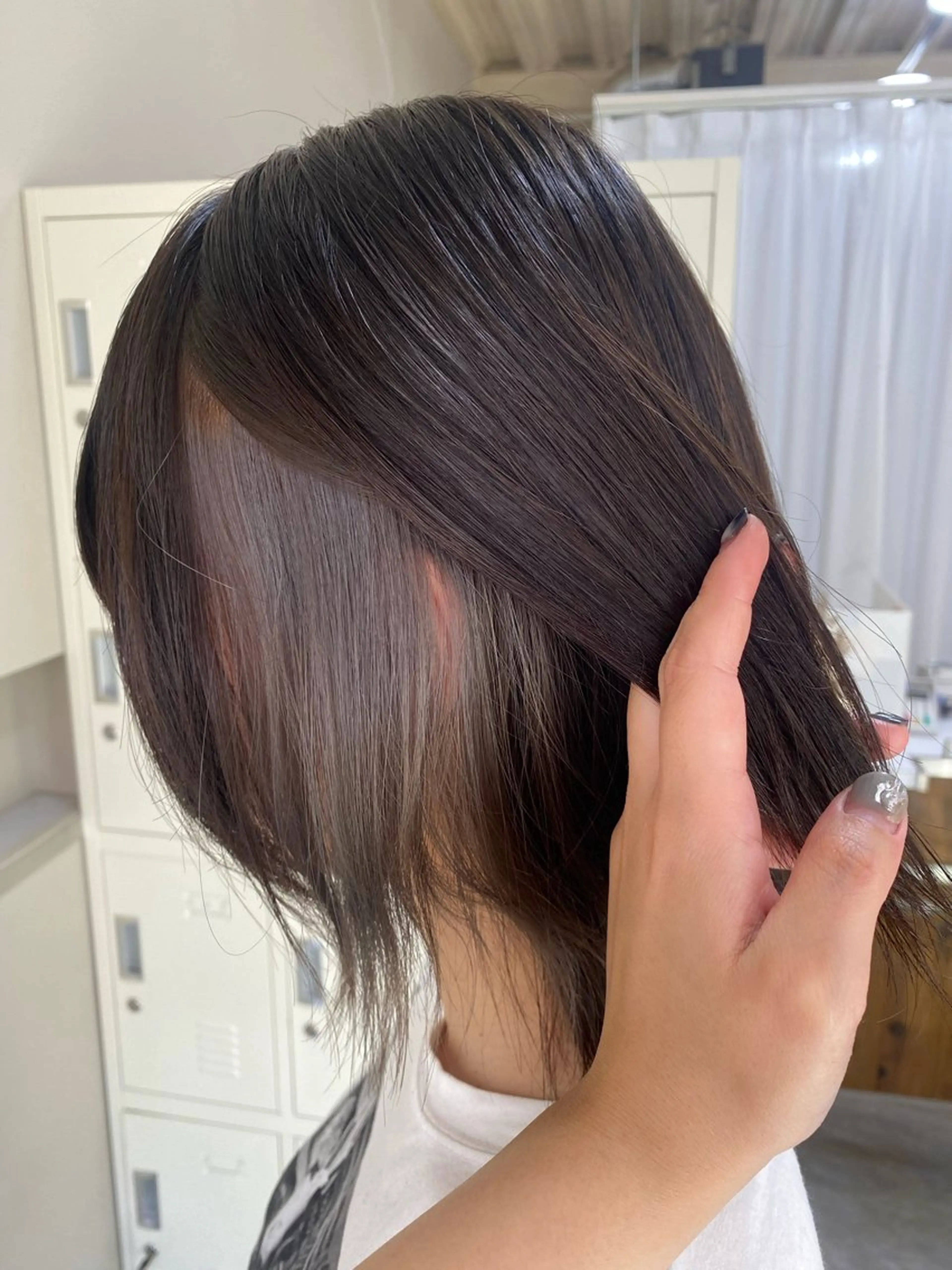 ミディアム カラー アッシュ ブリーチ インナーカラー シルバー シルバーアッシュ 大硲 綾乃/ 暖色カラー❤️‍🔥のその他イメージ