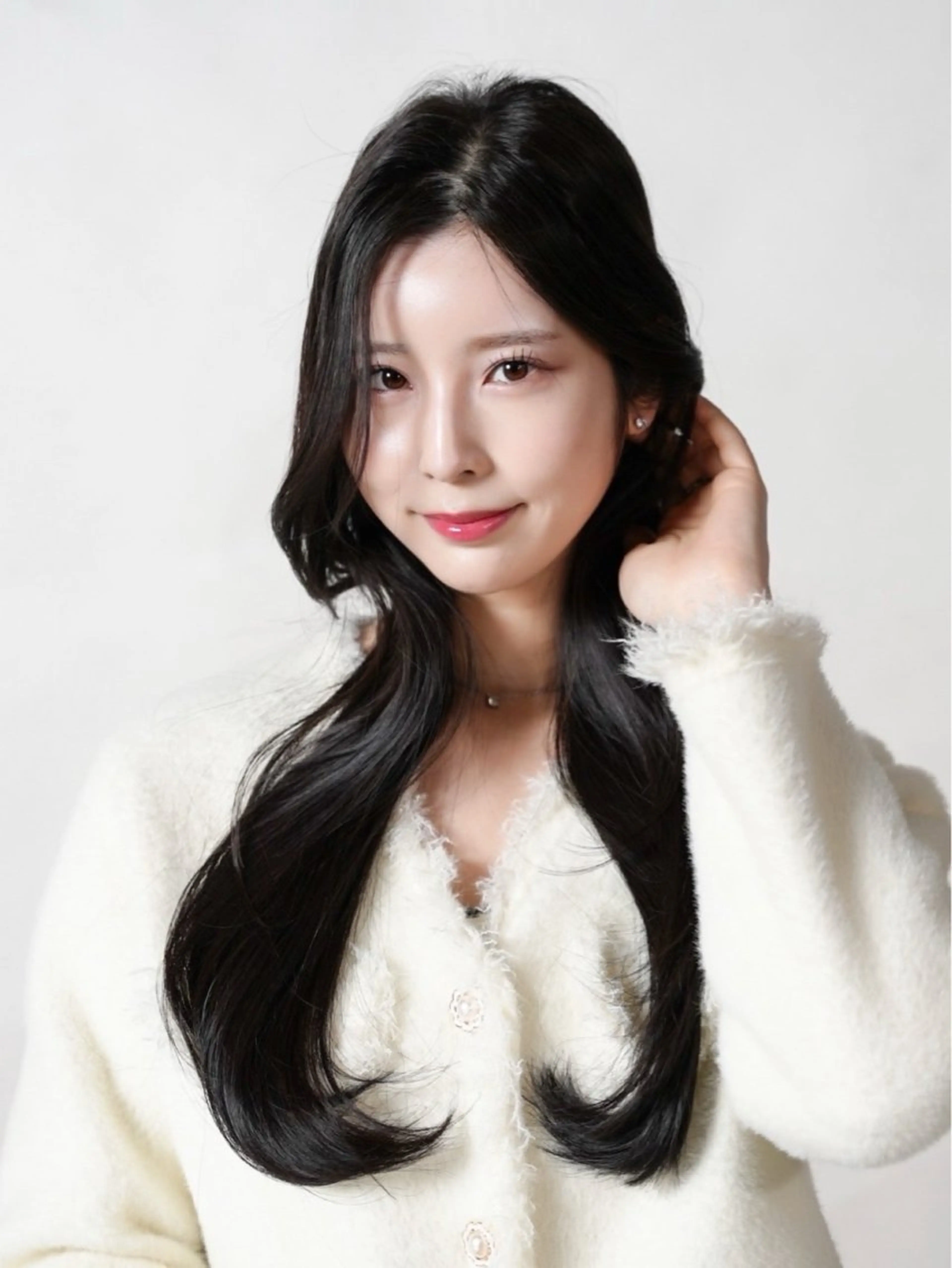 セミロング カラー ヘアアレンジ キッズ ヘアカラー トリートメント 西口徒歩20秒　寒色 カラーミディアムヘアのヘアスタイル