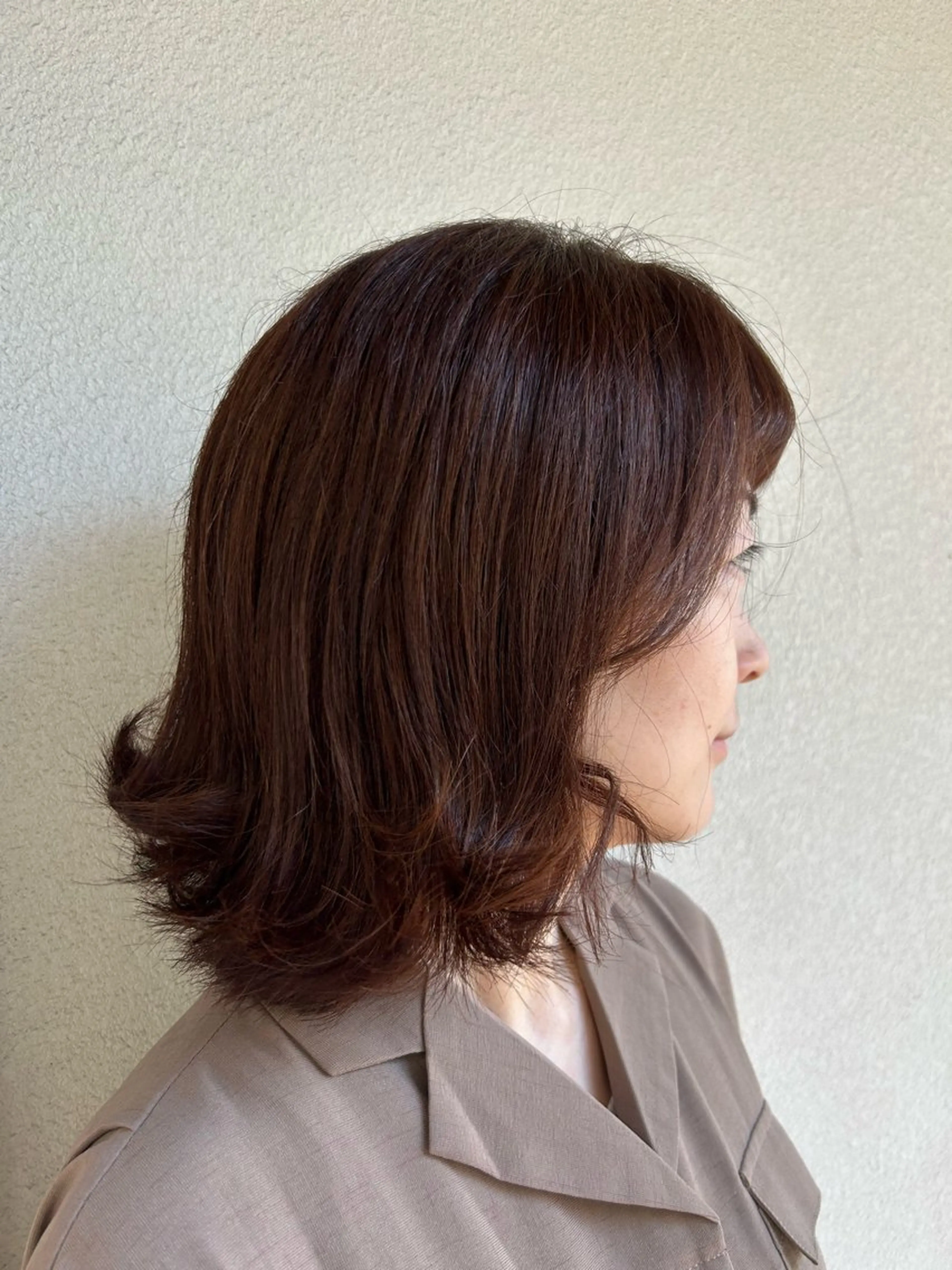 ミディアム ブルー所属・岩野 有紗のヘアスタイル