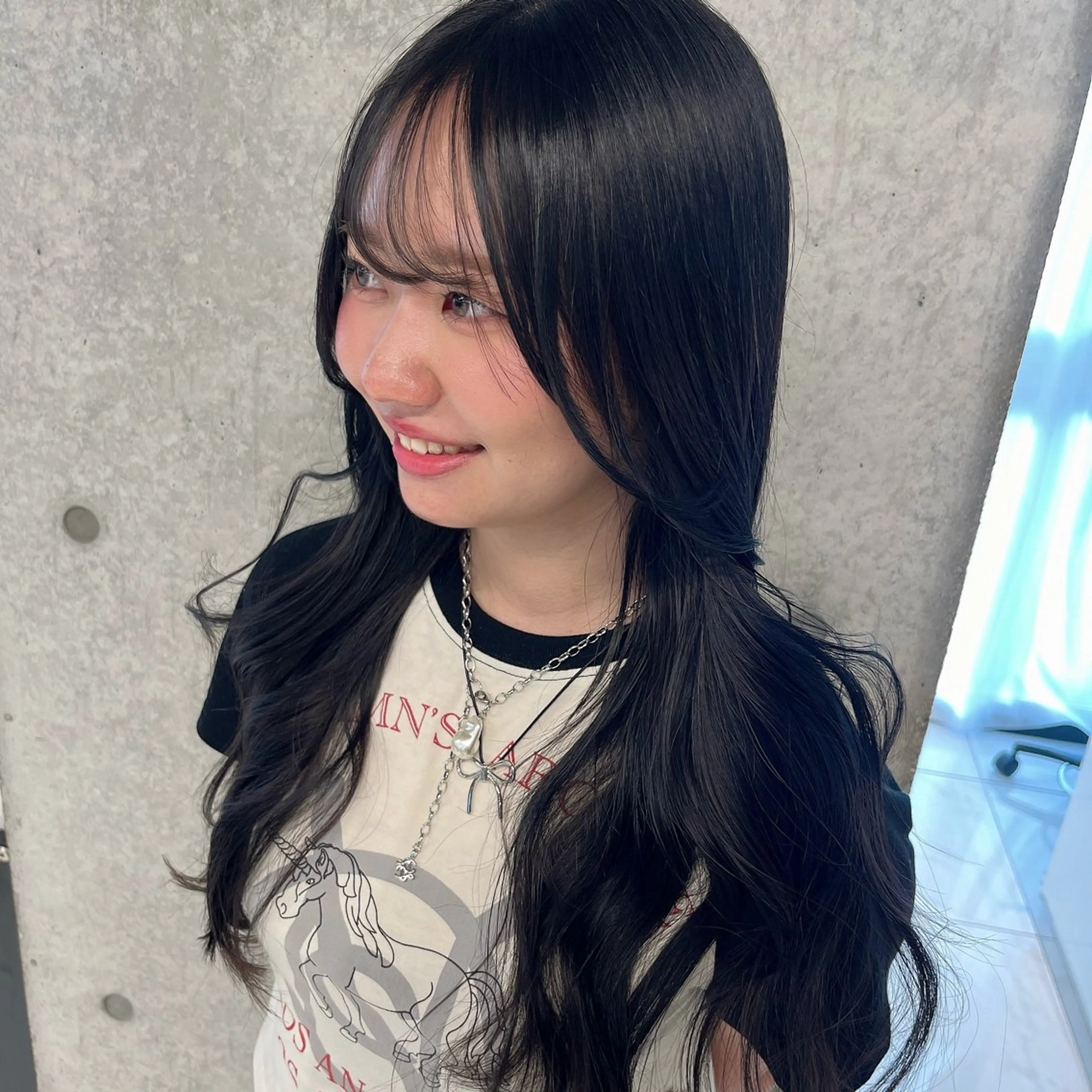 ロング カラー ハイトーンカラー ヘアカラー りおな/エクステ /ミルクティーカラーのヘアスタイル