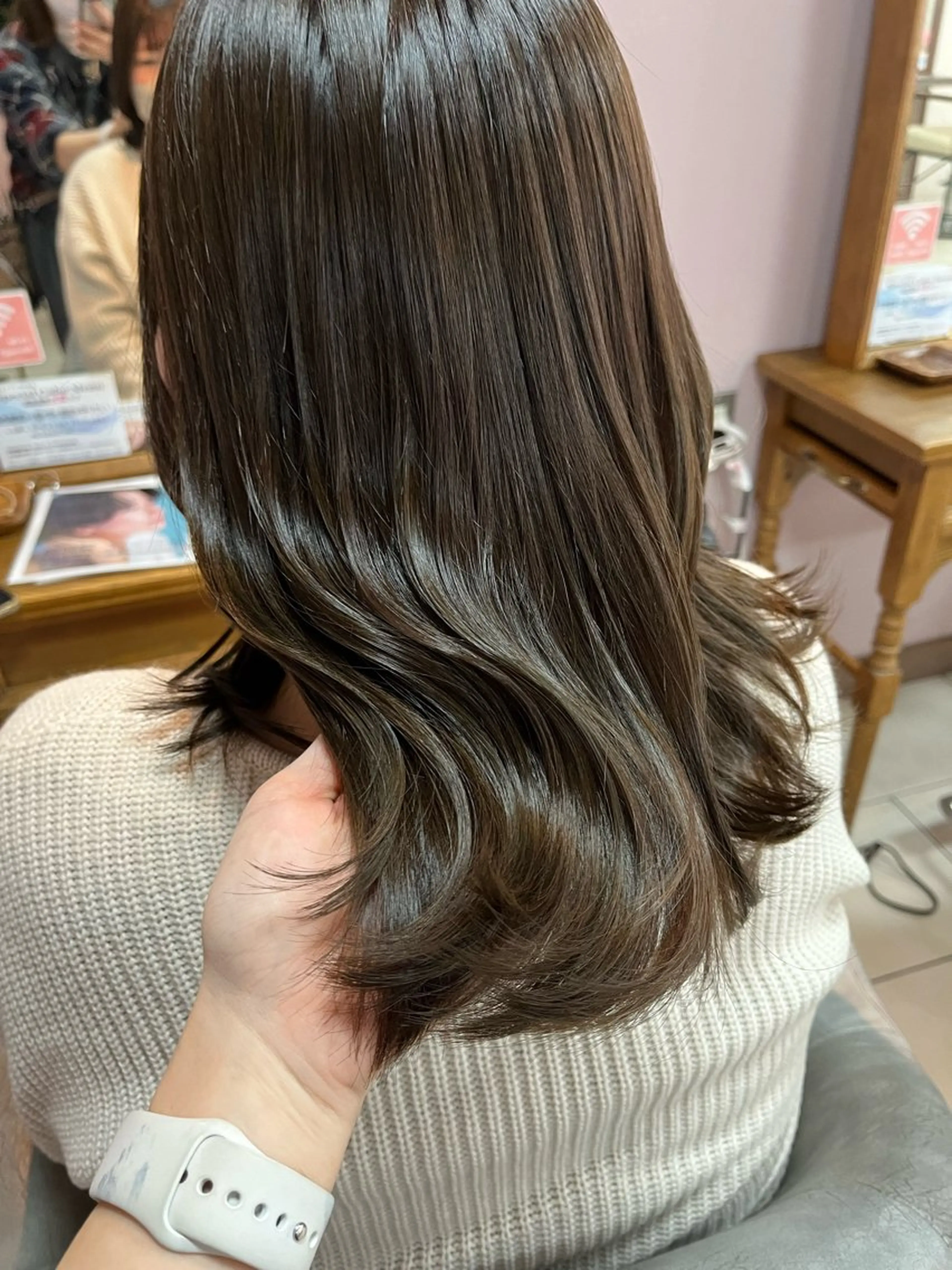 ミディアム カラー ベージュカラー オリーブベージュ narumi .のマツエク・マツパデザイン