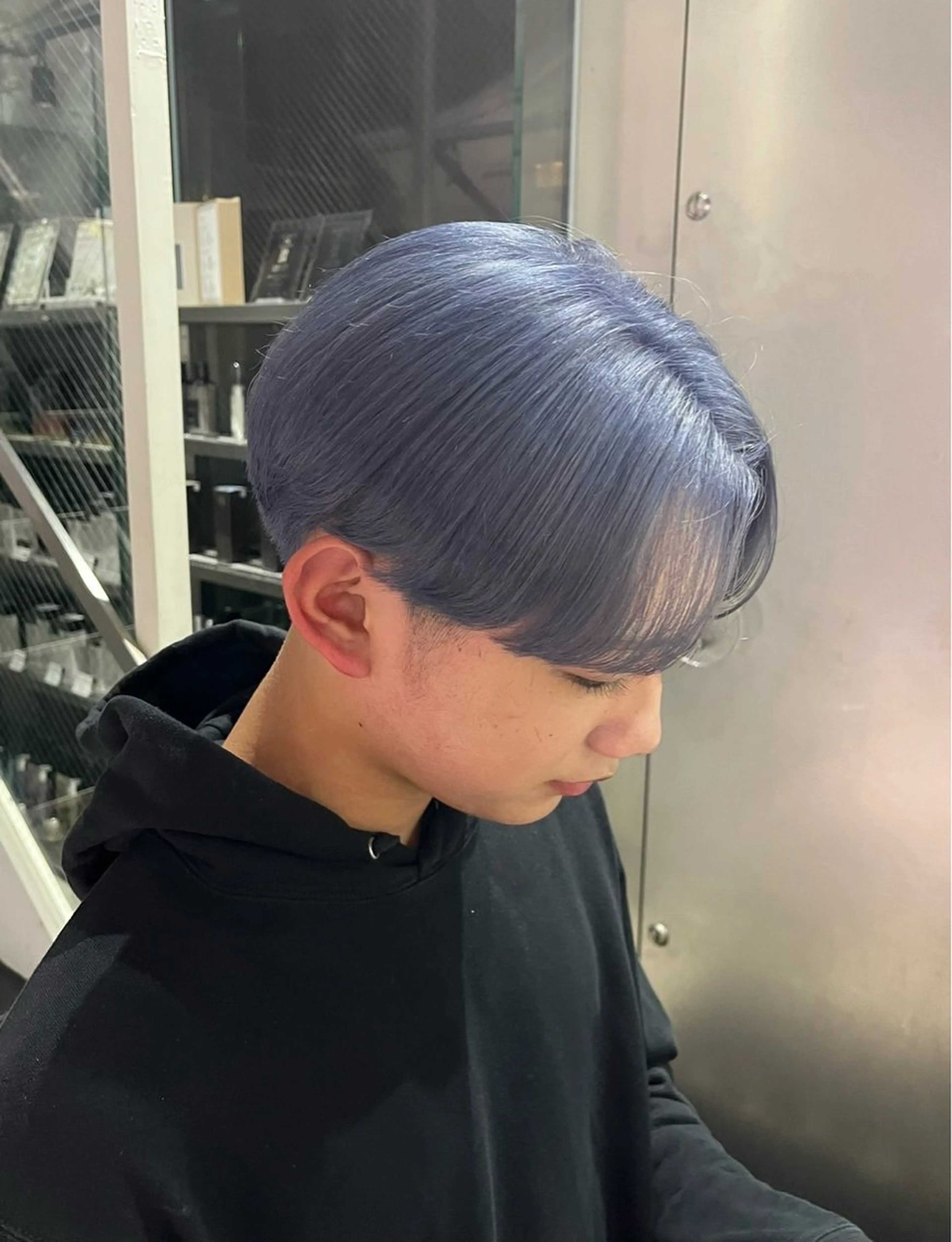 ショート カラー ブルーカラー ネイビーカラー カット ヘアカラー トリートメント CHERIEブリーチ ダブルカラー　天神のヘアスタイル