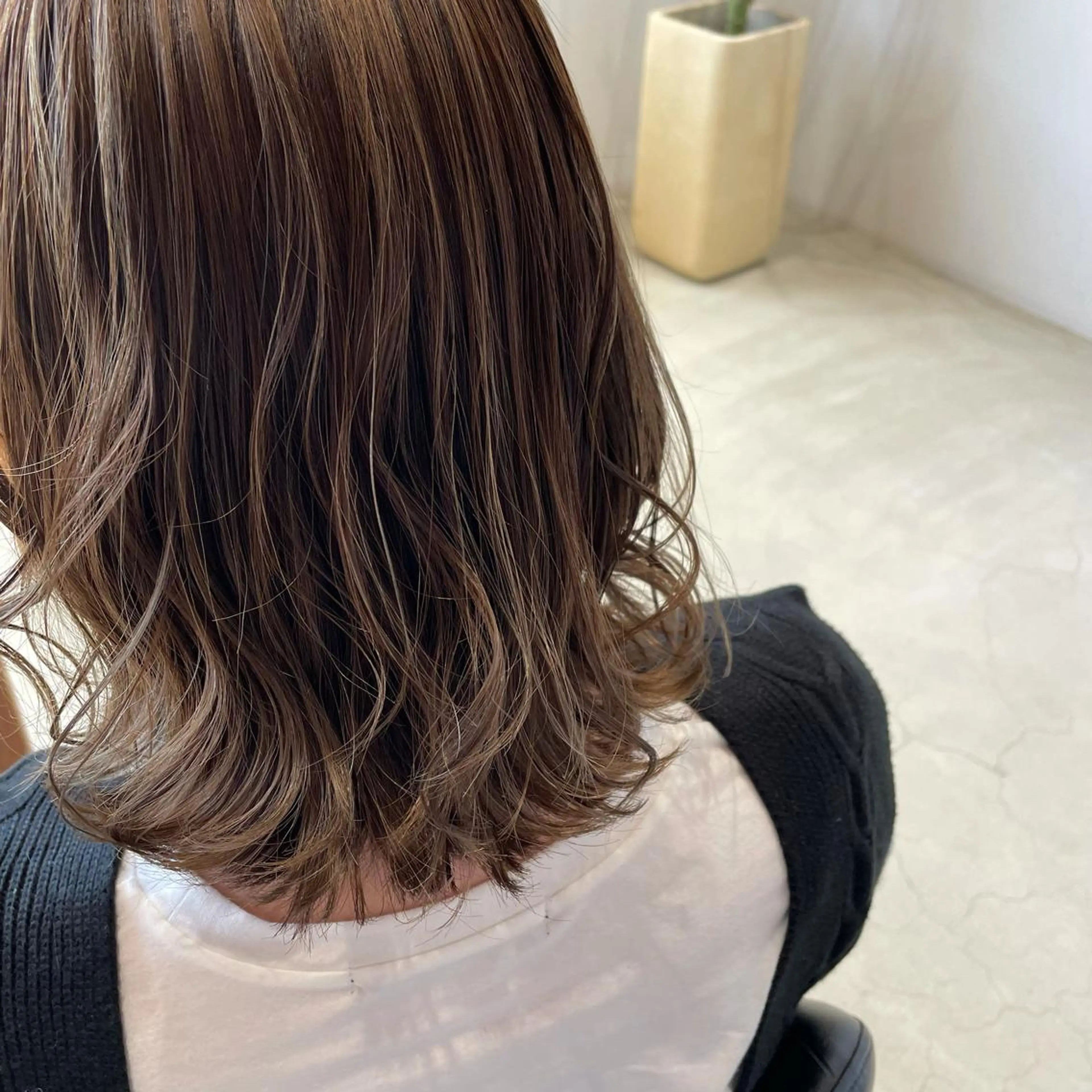 ミディアム ハイライト ヘアカラー トリートメント SOU所属・ふるかわ れなのヘアスタイル