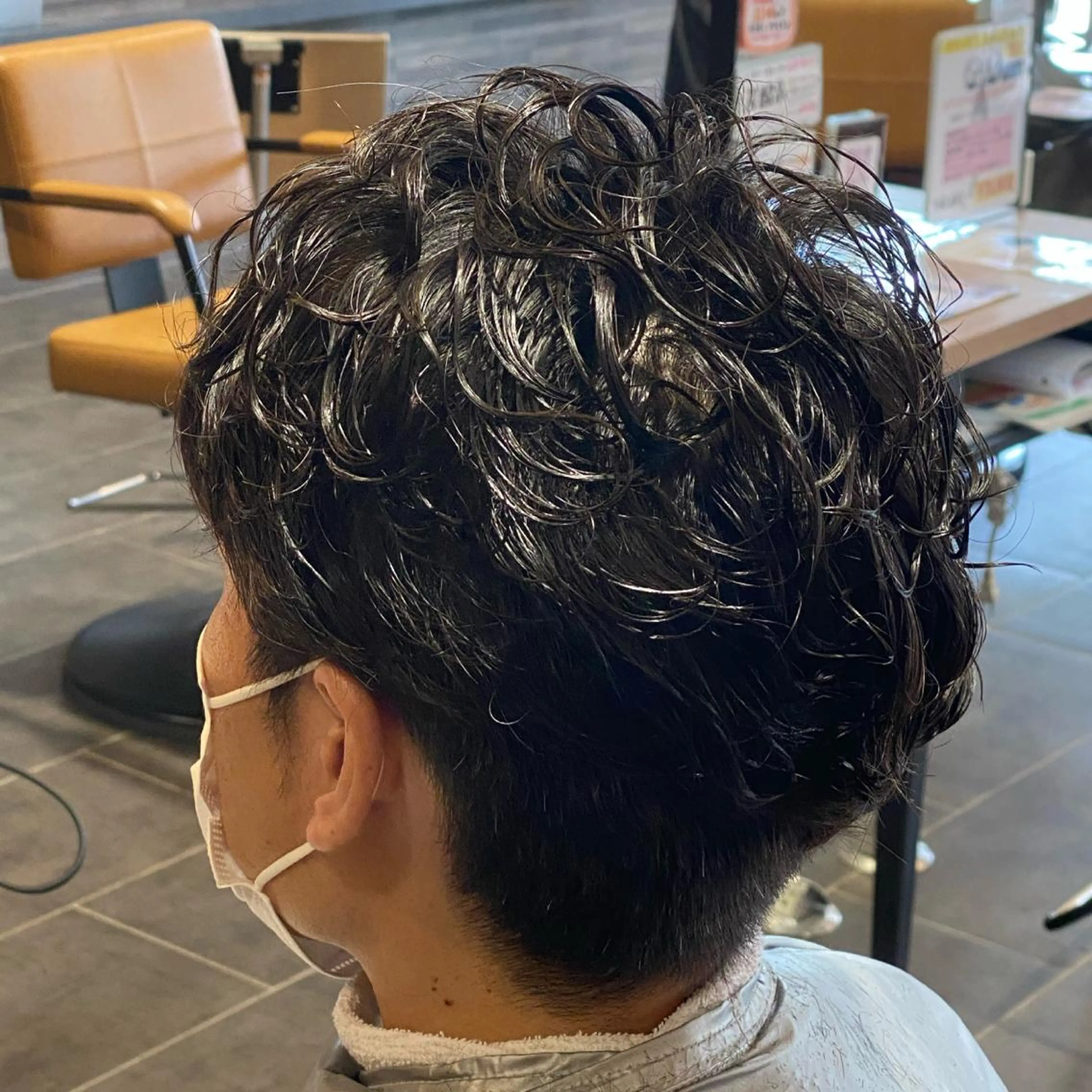 パーマ メンズ 尾崎 優也のヘアスタイル