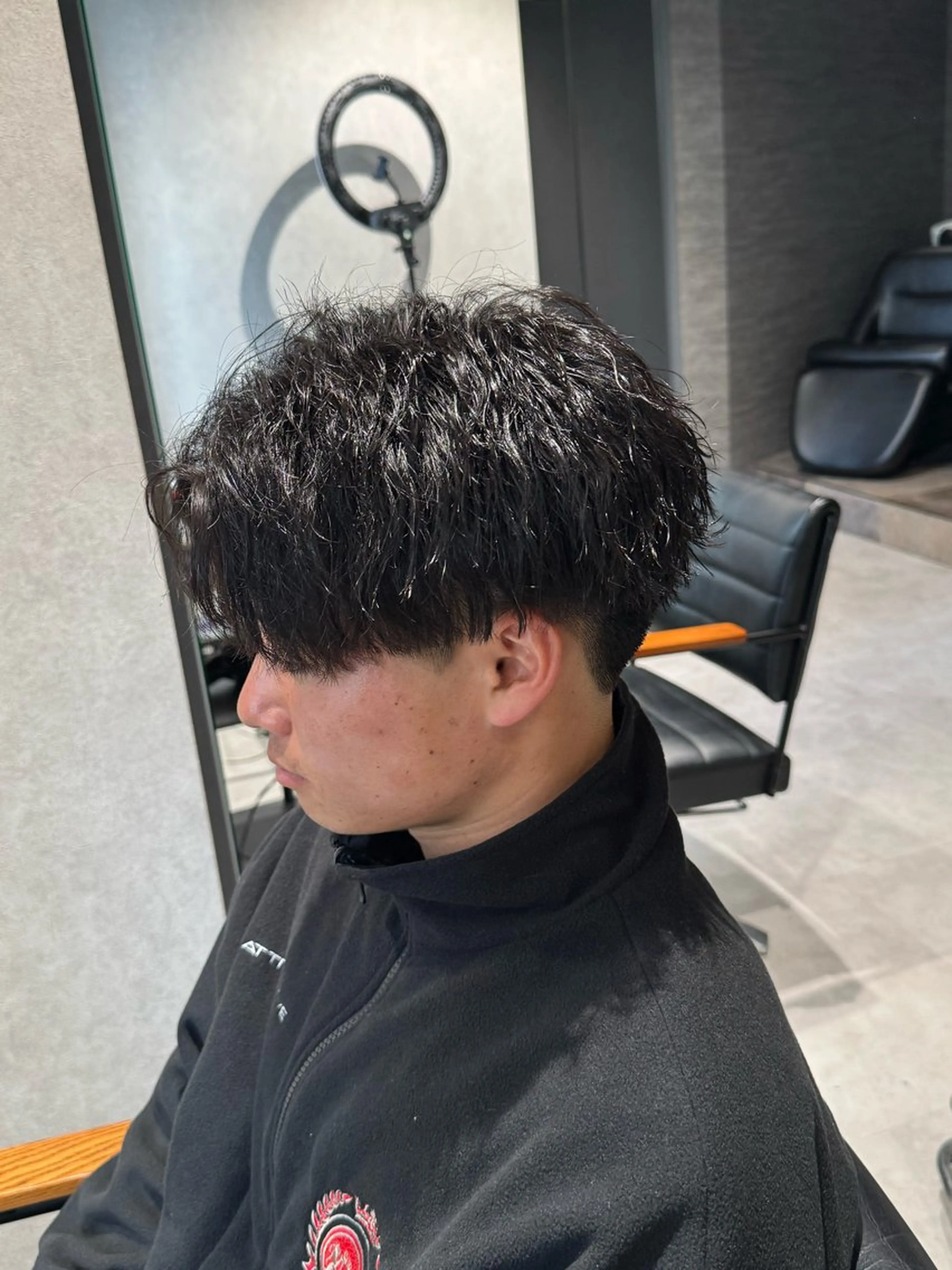 パーマ メンズ カット パーマ 韓国特化🇰🇷愁斗 センターパートパーマのヘアスタイル