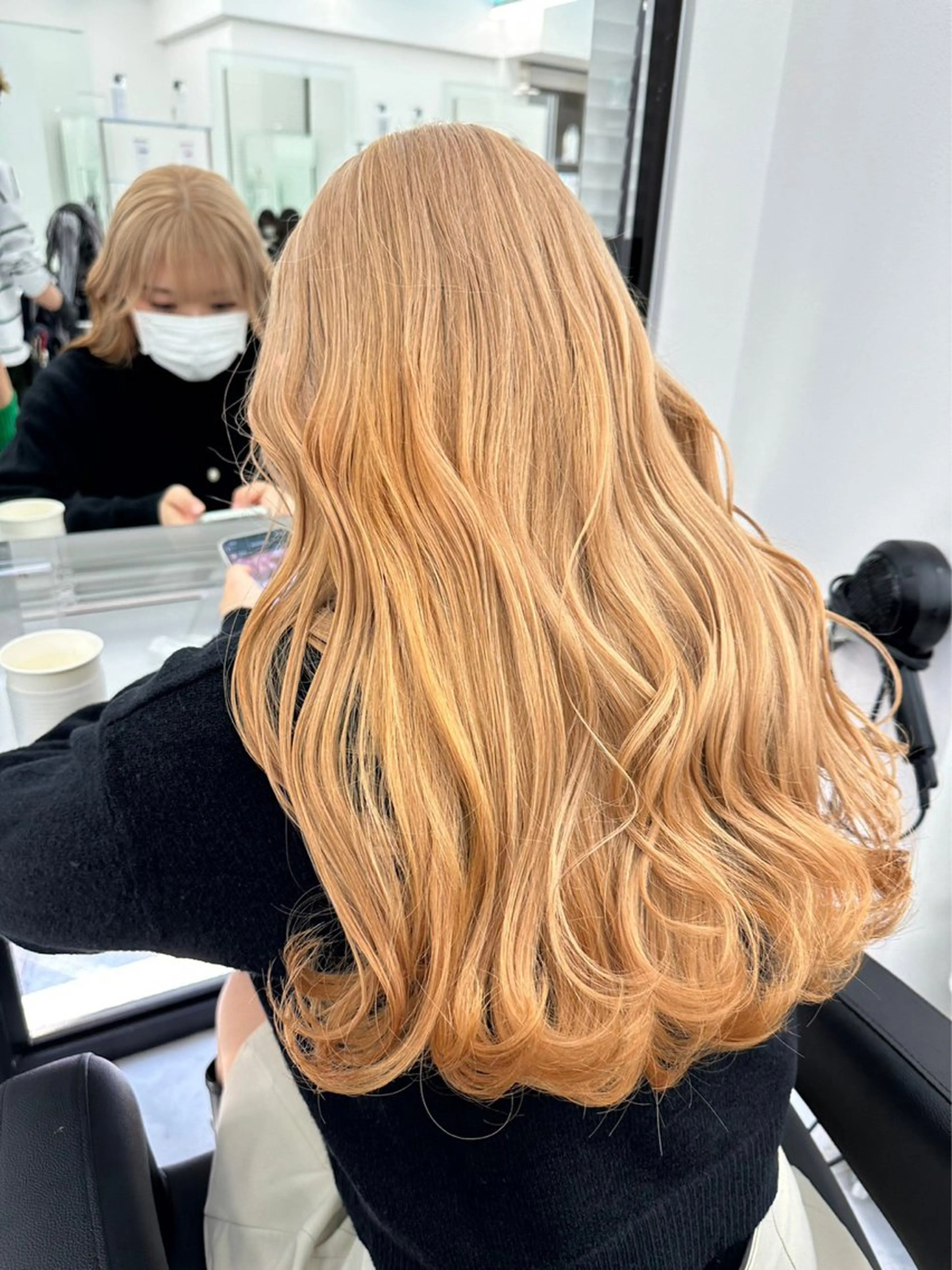ロング ヘアカラー 大人上品🤍明るめ ベージュ🤍REOのヘアスタイル