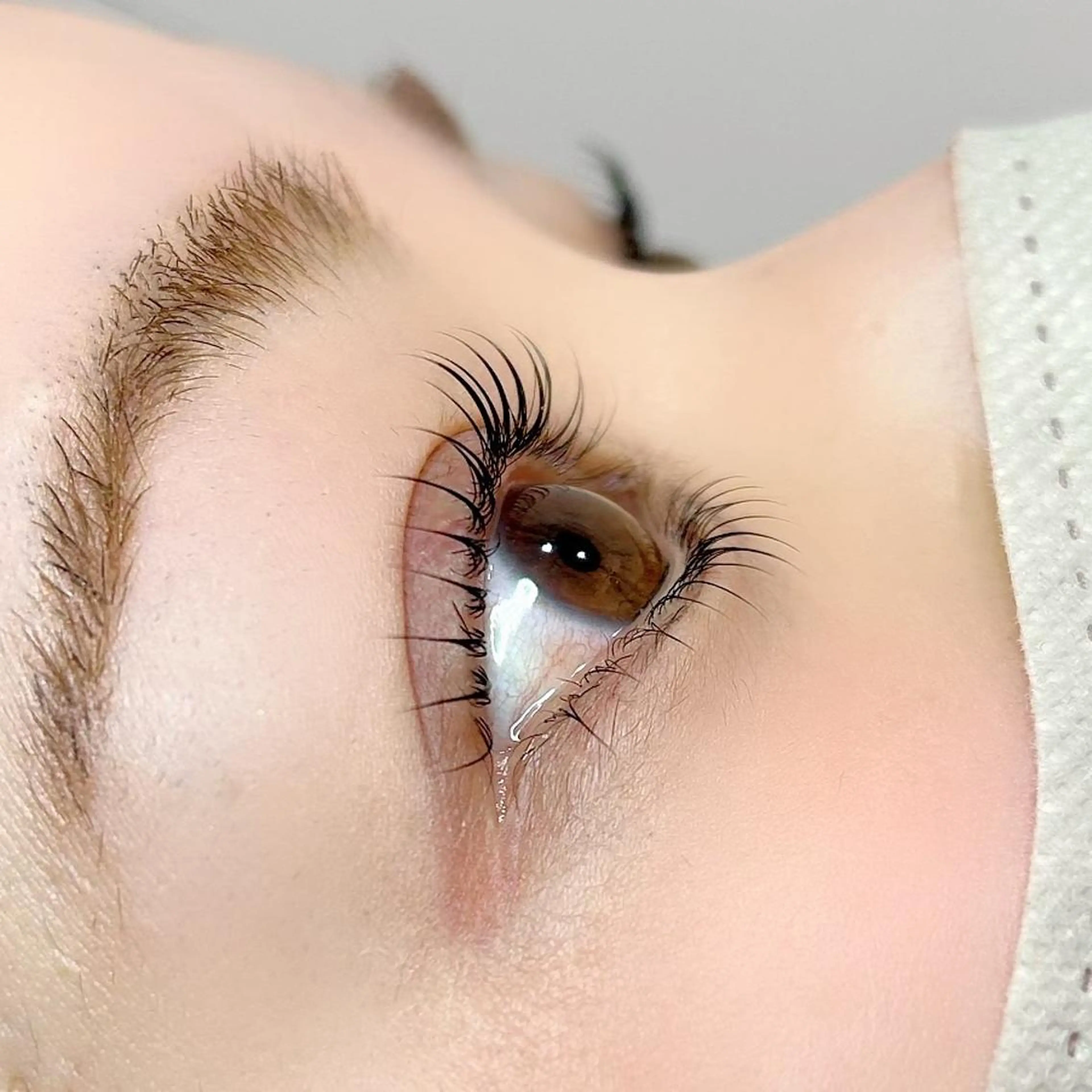 マツエク・マツパ アイブロウ 眉カラー メンズアイブロウ バインドロック 韓国風マツエク ナチュラル hair terrace M所属・村岡 芽衣のヘアスタイル