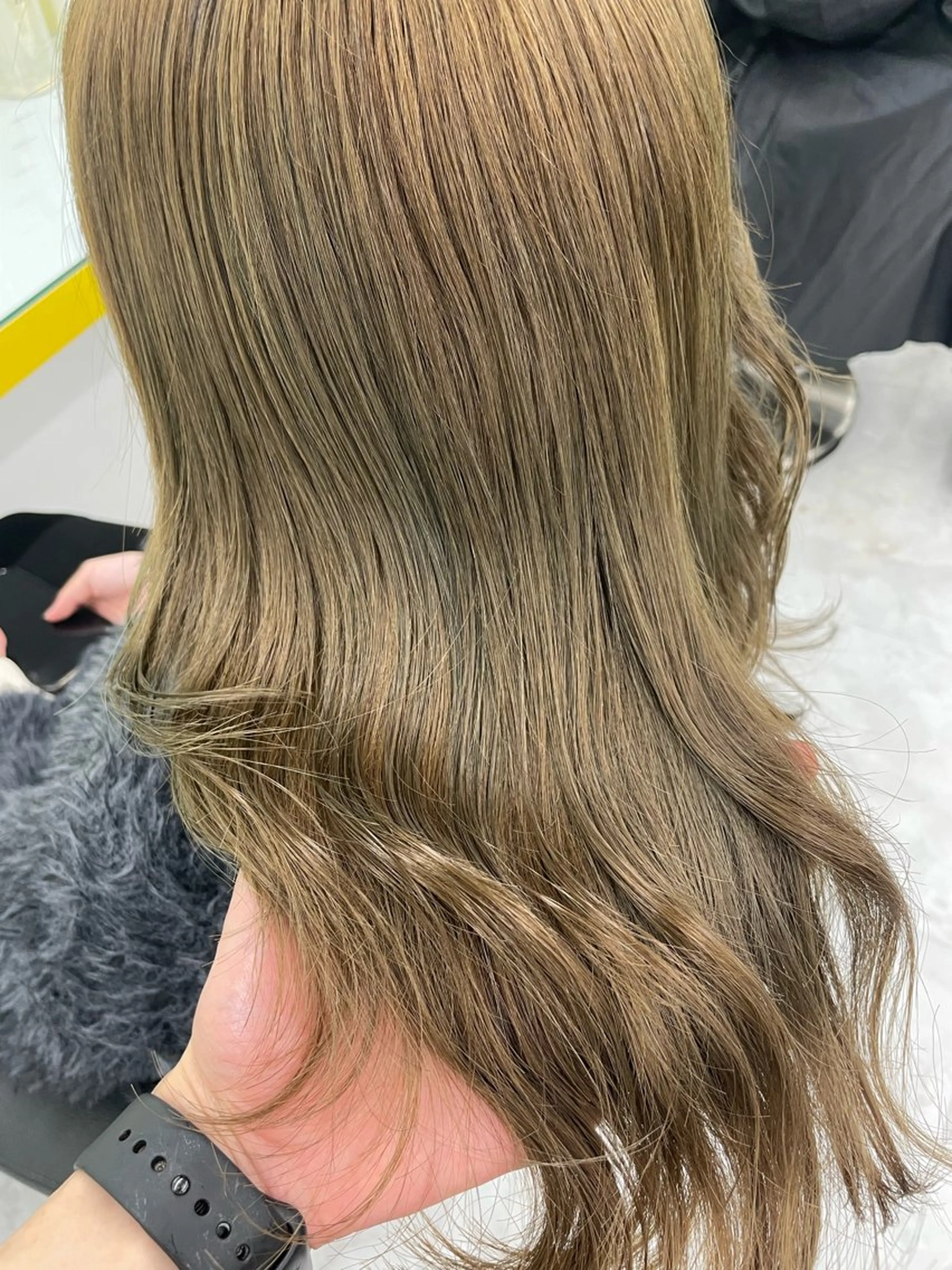 ロング カラー ヘアアレンジ ブリーチ ブリーチなしカラー ヘアカラー トリートメント ヘアセット ☁️縮毛矯正✖️ 赤み消し☁️りくのヘアスタイル