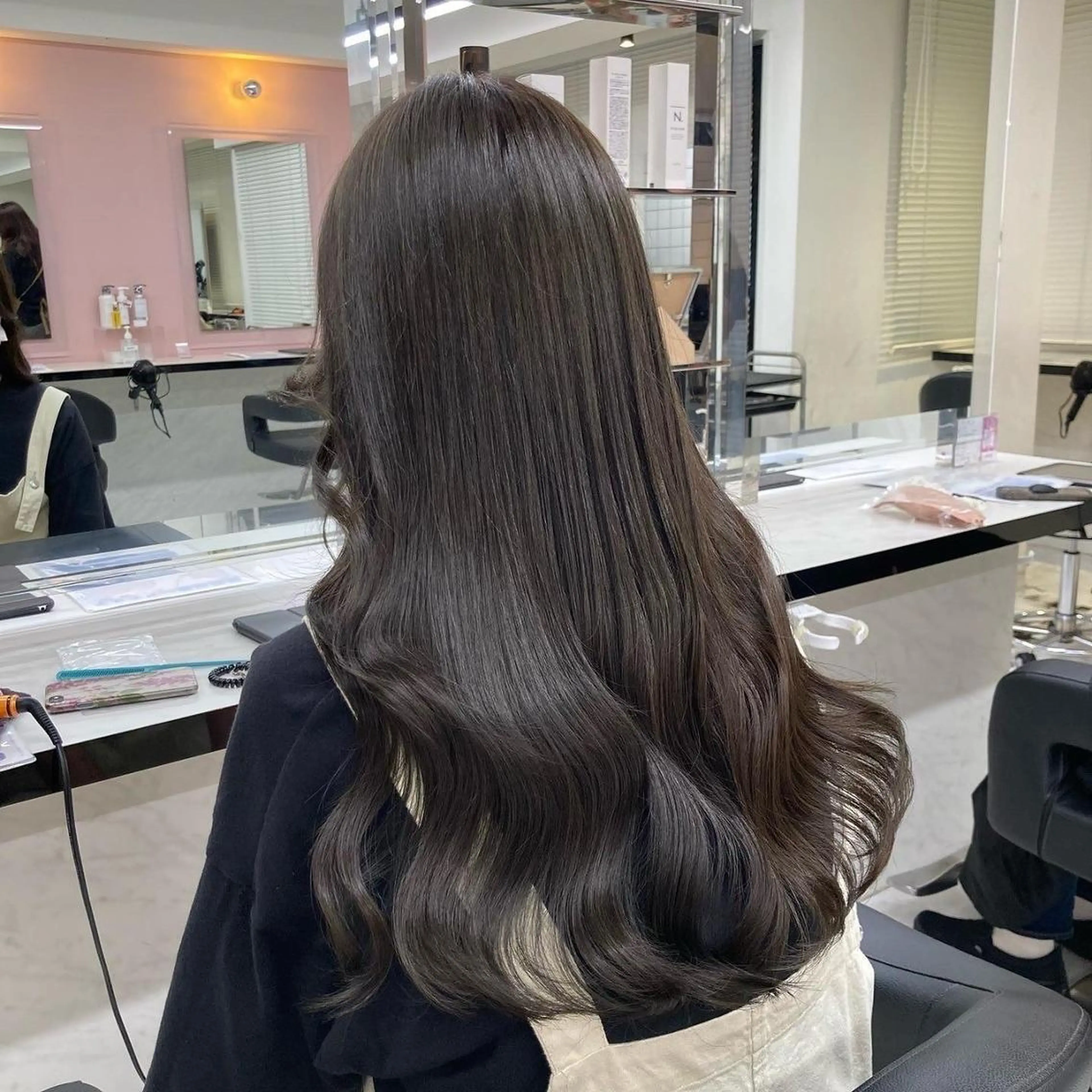 ロング カラー ヘアアレンジ 髪質改善 ロング トリートメント 夏カラーオレンジ ヘアーひめな🫧のヘアスタイル