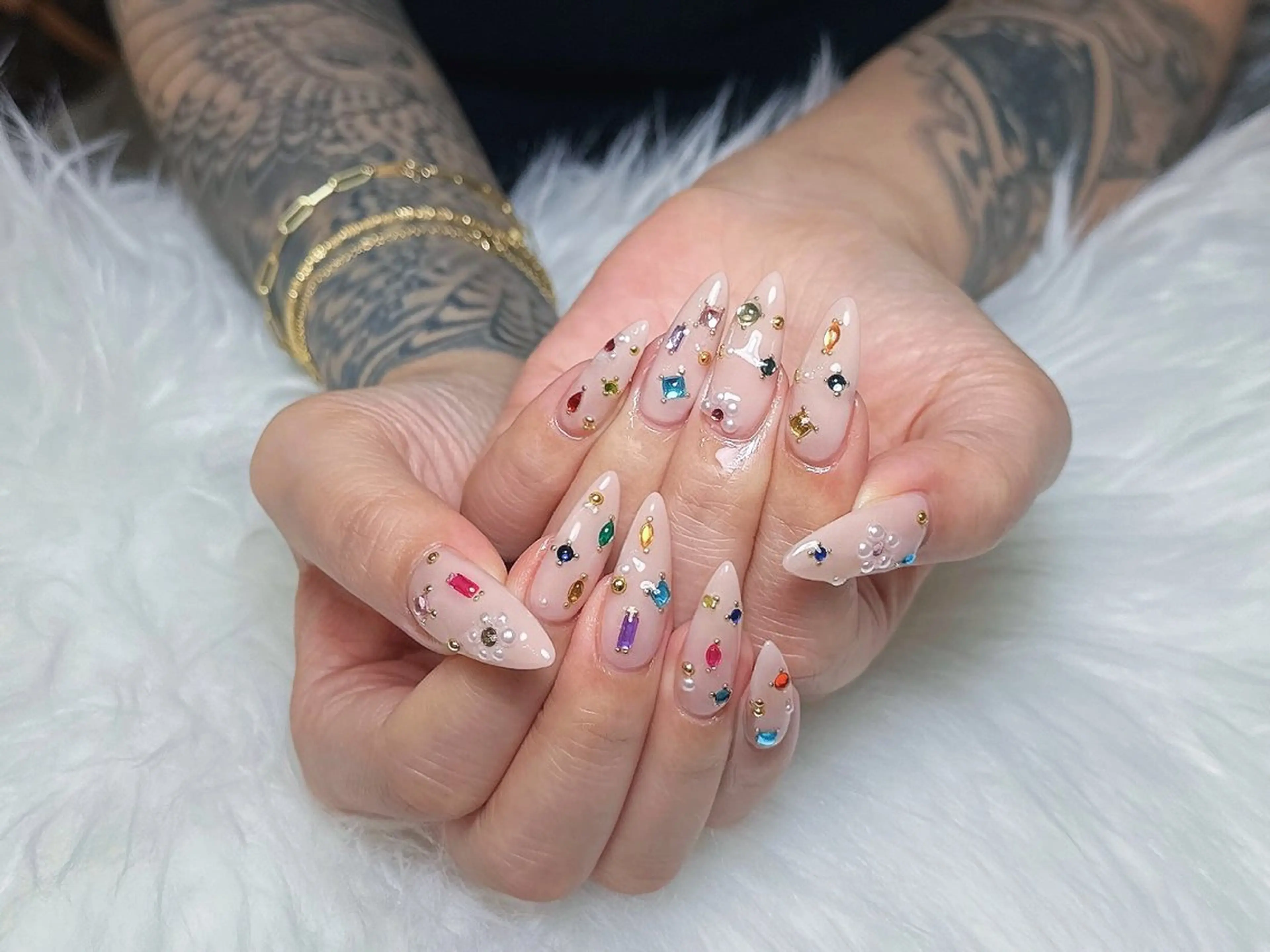 ネイル ストーンネイル ハンドネイル 【Eclat ｴｸﾗ】nail＆beauty所属・Eclat〔ｴｸﾗ〕 MOEKA𝜗𝜚*のネイルデザイン