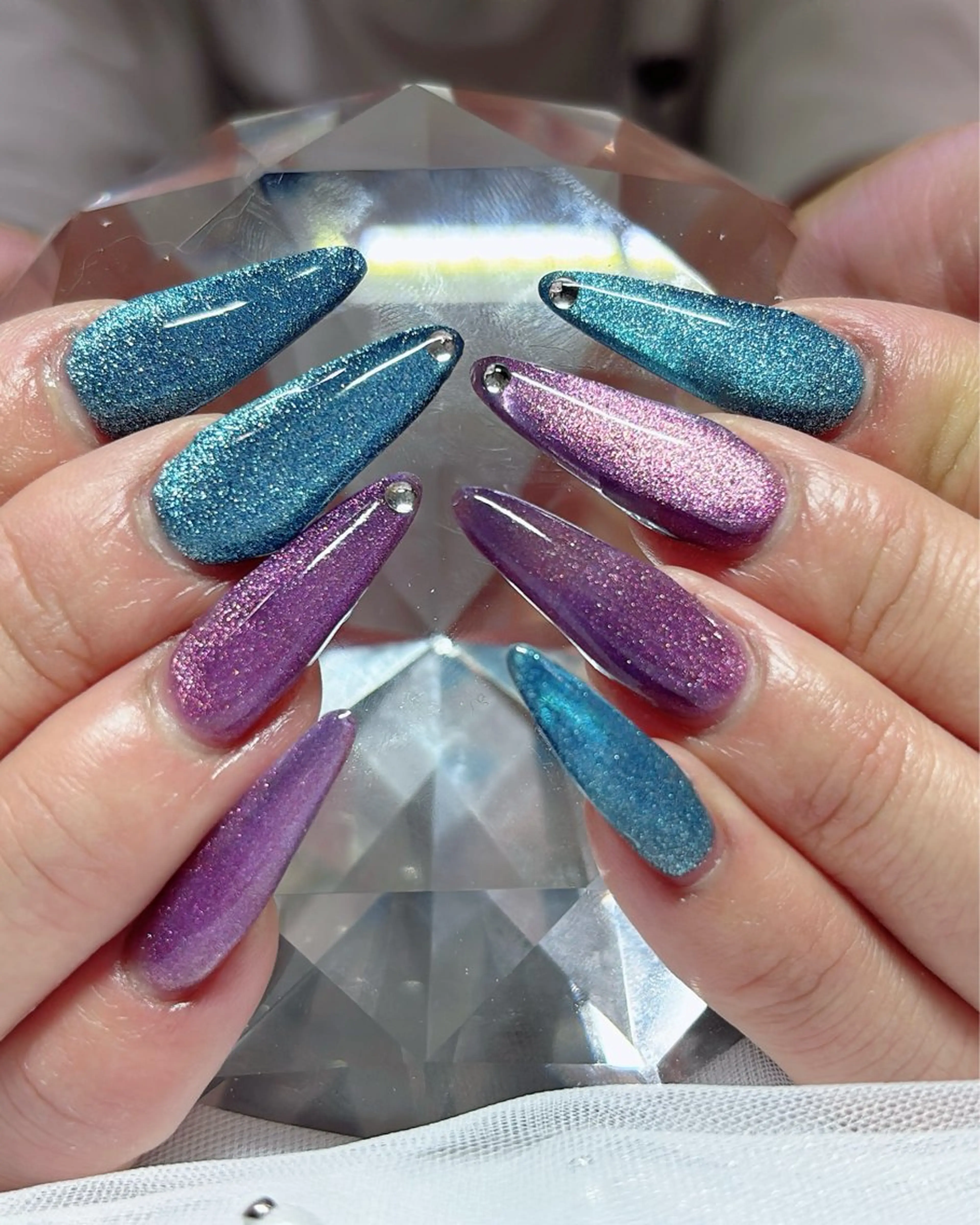 ネイル ストーンネイル R2nail所属・R2 nailのネイルデザイン