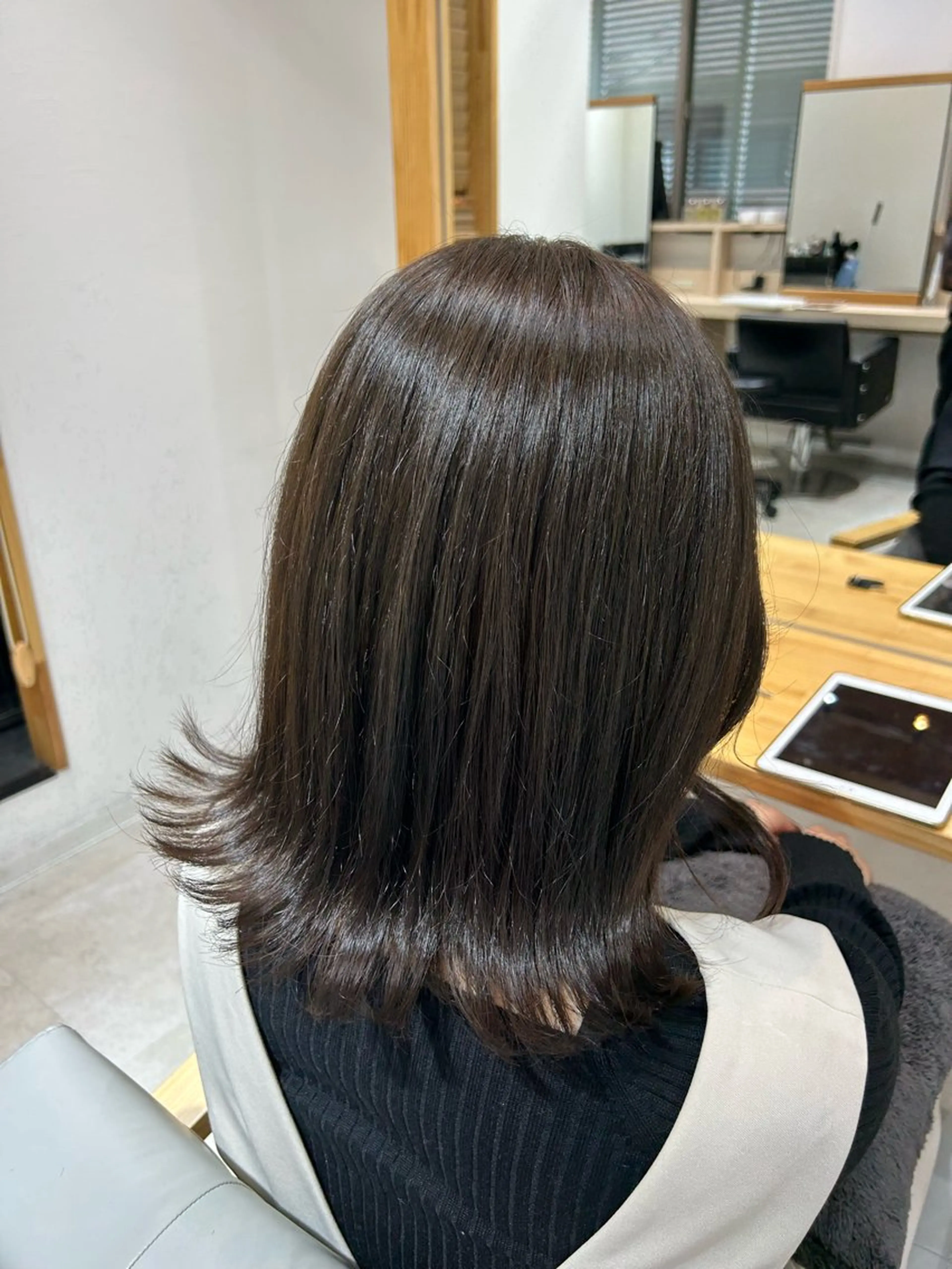 ミディアム カラー カット ヘアカラー トリートメント 🤍透明感/韓国風 🤍サクラギヒトミのヘアスタイル