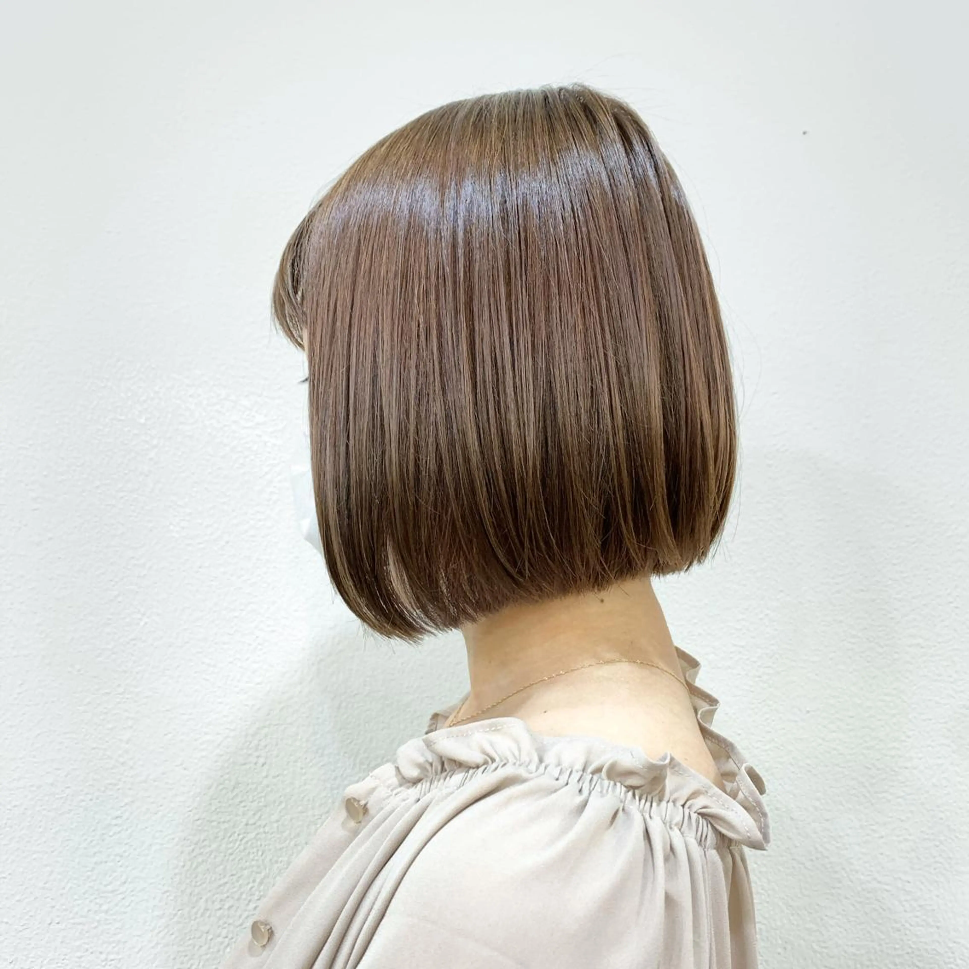 ショート カラー 切りっぱなしボブ ベージュカラー ボブ 髪質改善カラー☆ ヘアアレンジmiyuのヘアスタイル