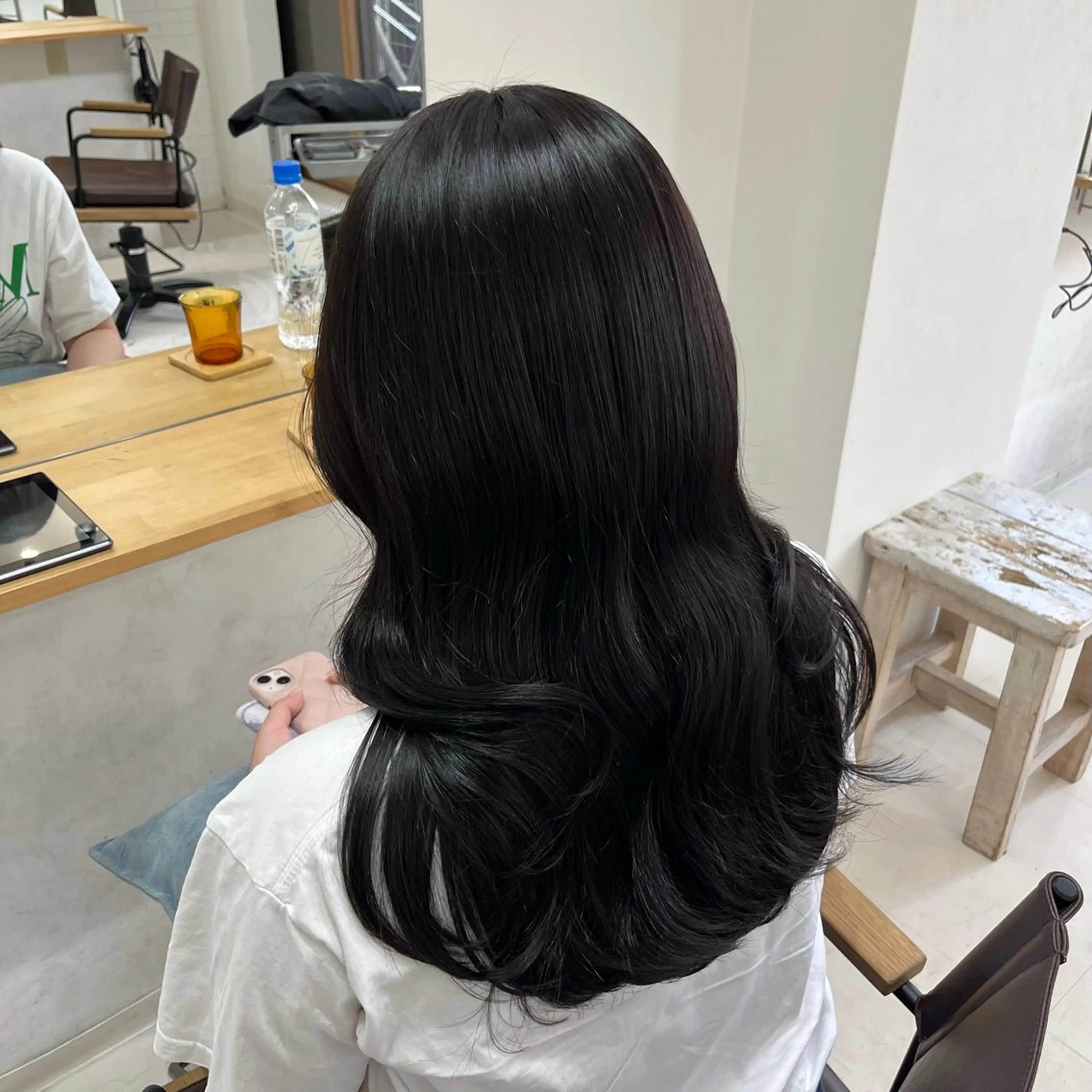セミロング カラー 黒髪 ブルーカラー ブルーブラック emma所属・RINA 韓国ヘア/半個室のヘアスタイル