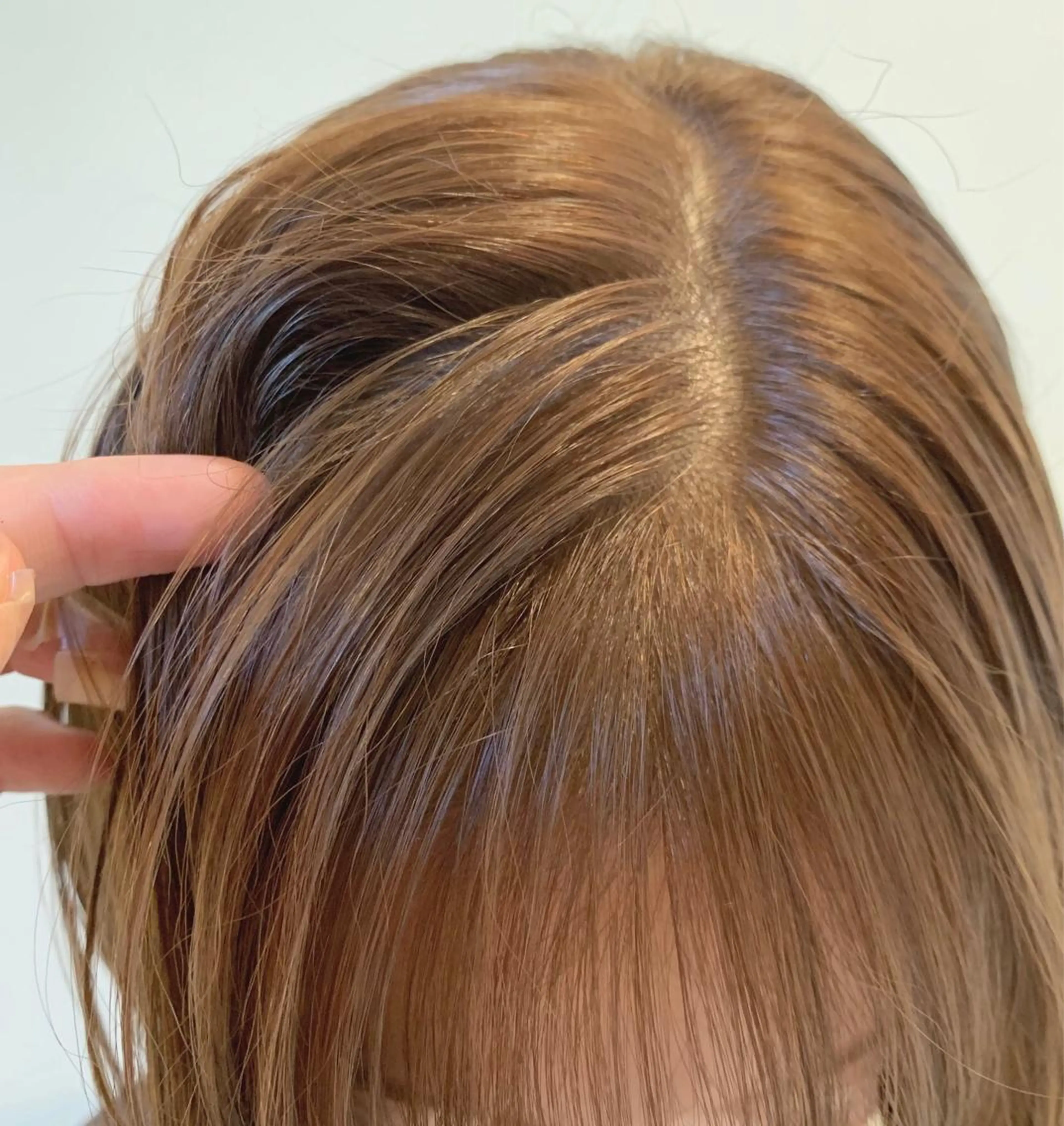 ショート カラー ベージュカラー ブリーチ 透明感カラー ハイライトカラー ミルクティーベージュ 清水 亮太/赤み消しカラーのヘアスタイル