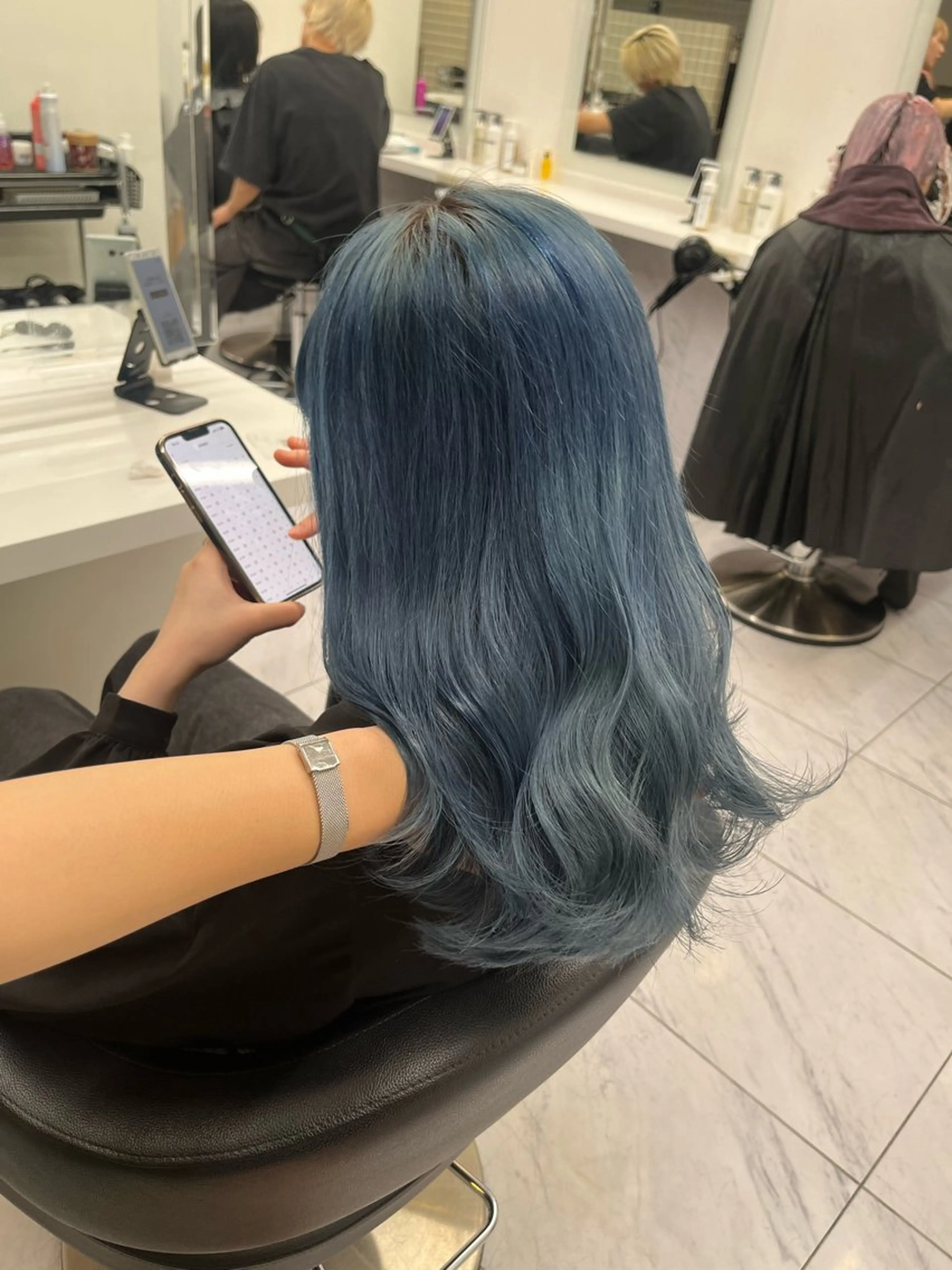 ロング ヘアカラー トリートメント ヘッドスパ ヘアセット 寒色＆ブリーチ特化 寒色MiOのヘアスタイル