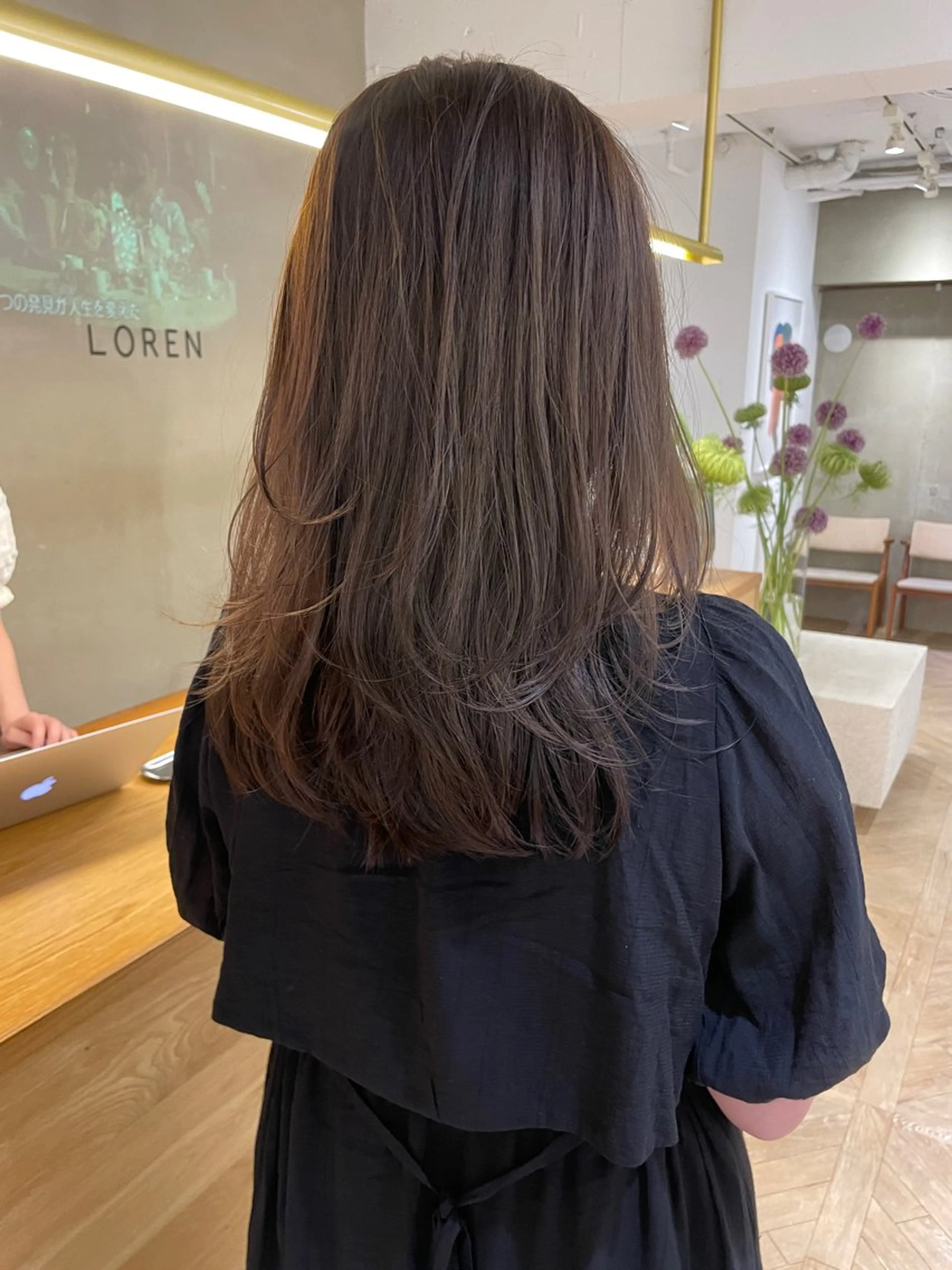 カラー 🤍LOREN エリコ🌈のヘアスタイル
