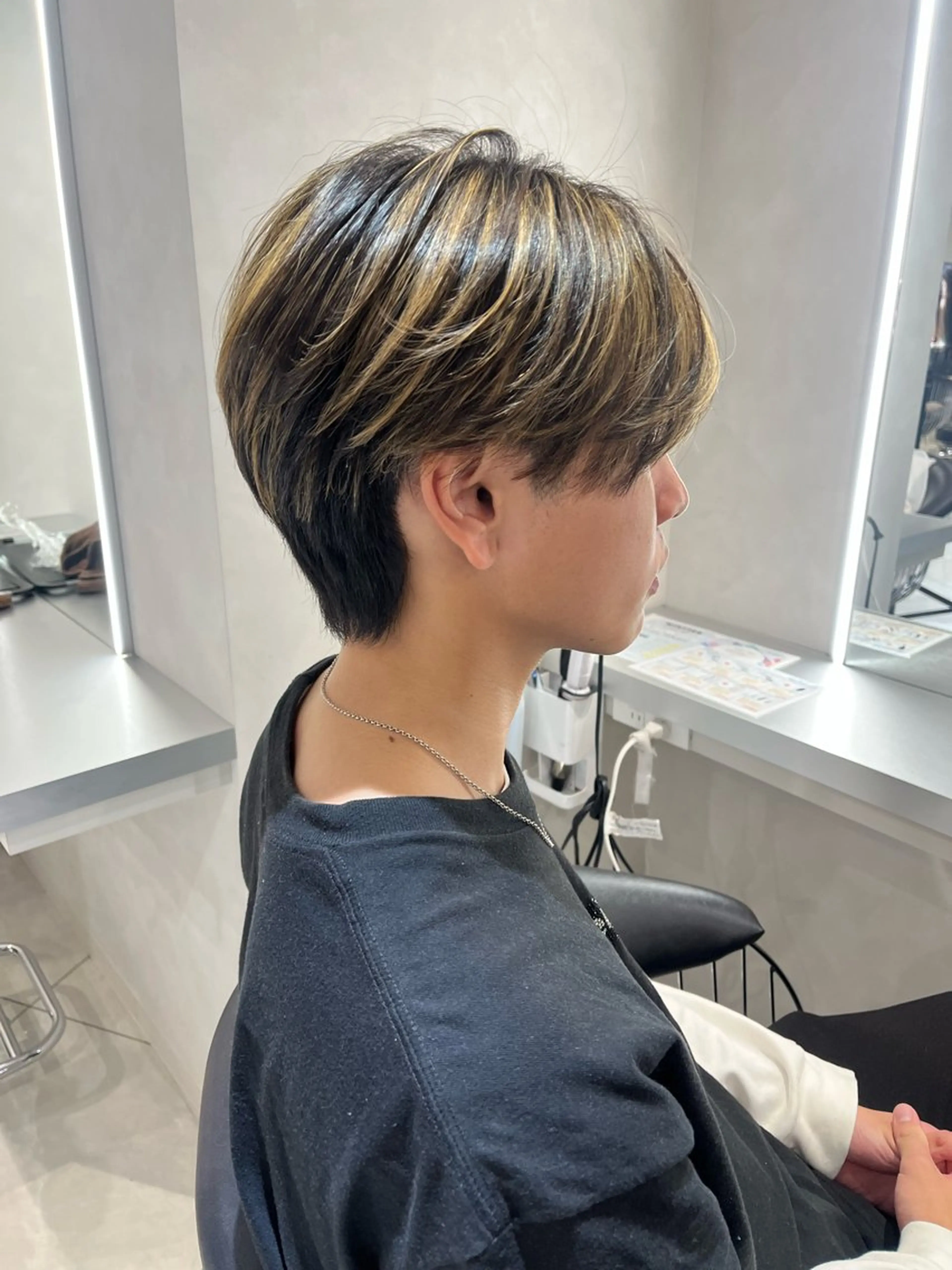 パーマ メンズ 韓国メンズ特化 ダウン・毛流れパーマのヘアスタイル
