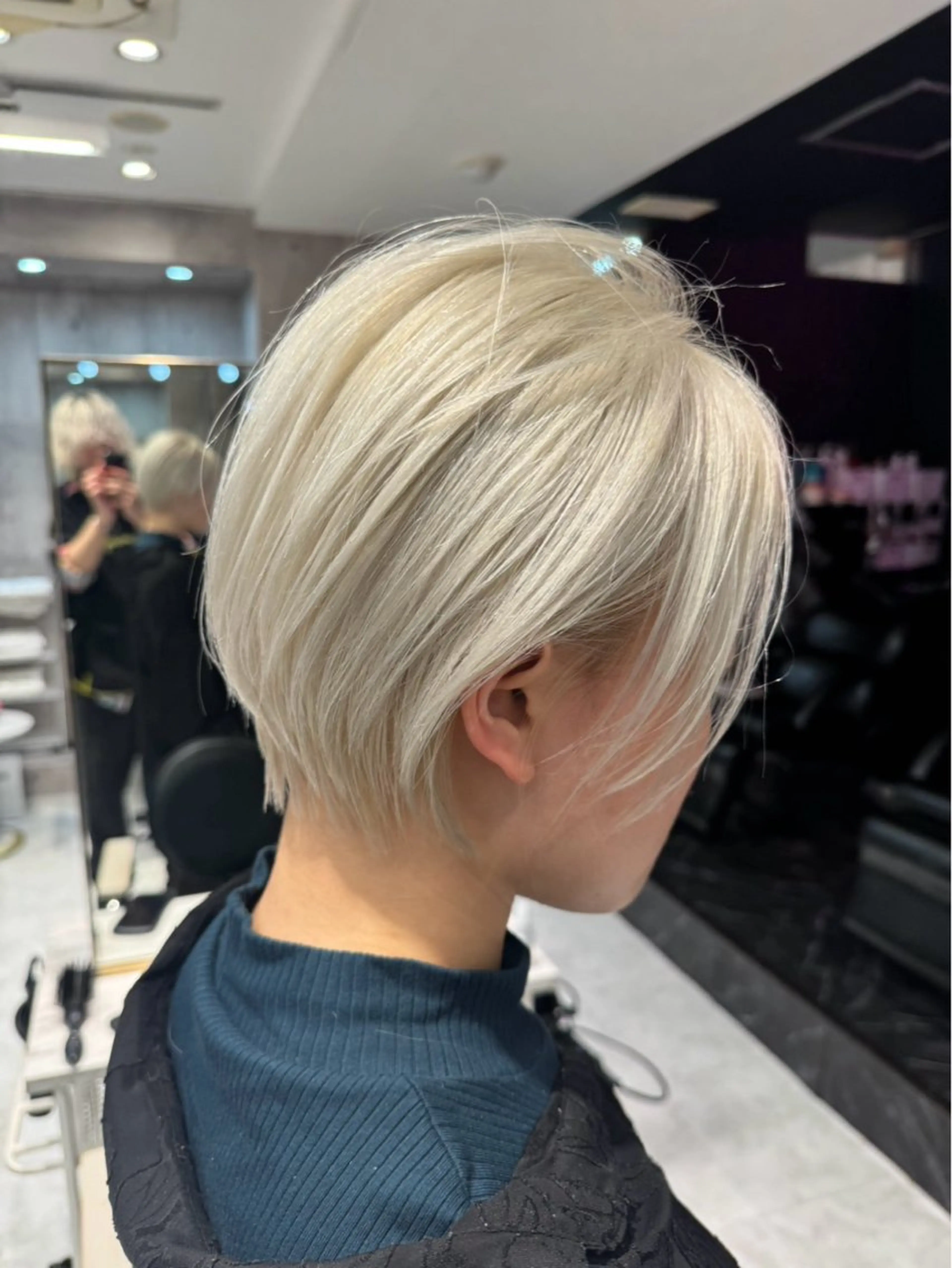 ショート カラー ヘアアレンジ ハイトーンカラー ハッシュカット レイヤーカット ウルフカット カット レイヤーカット/ カット特化/拓真のヘアスタイル