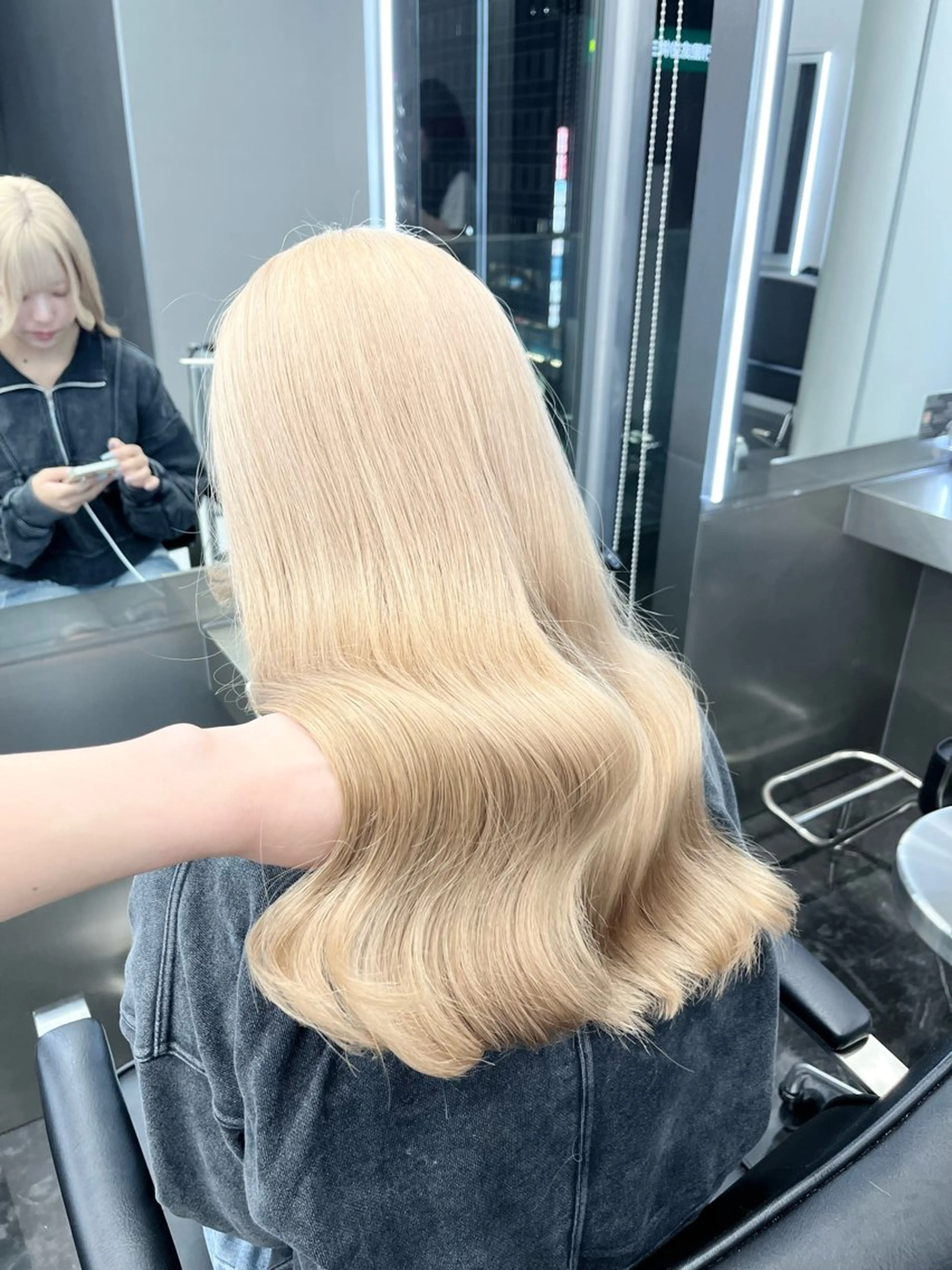 ロング カラー ヘアカラー トリートメント 艶カラー/顔周りレイ ヤー⭐️AYAKAのヘアスタイル
