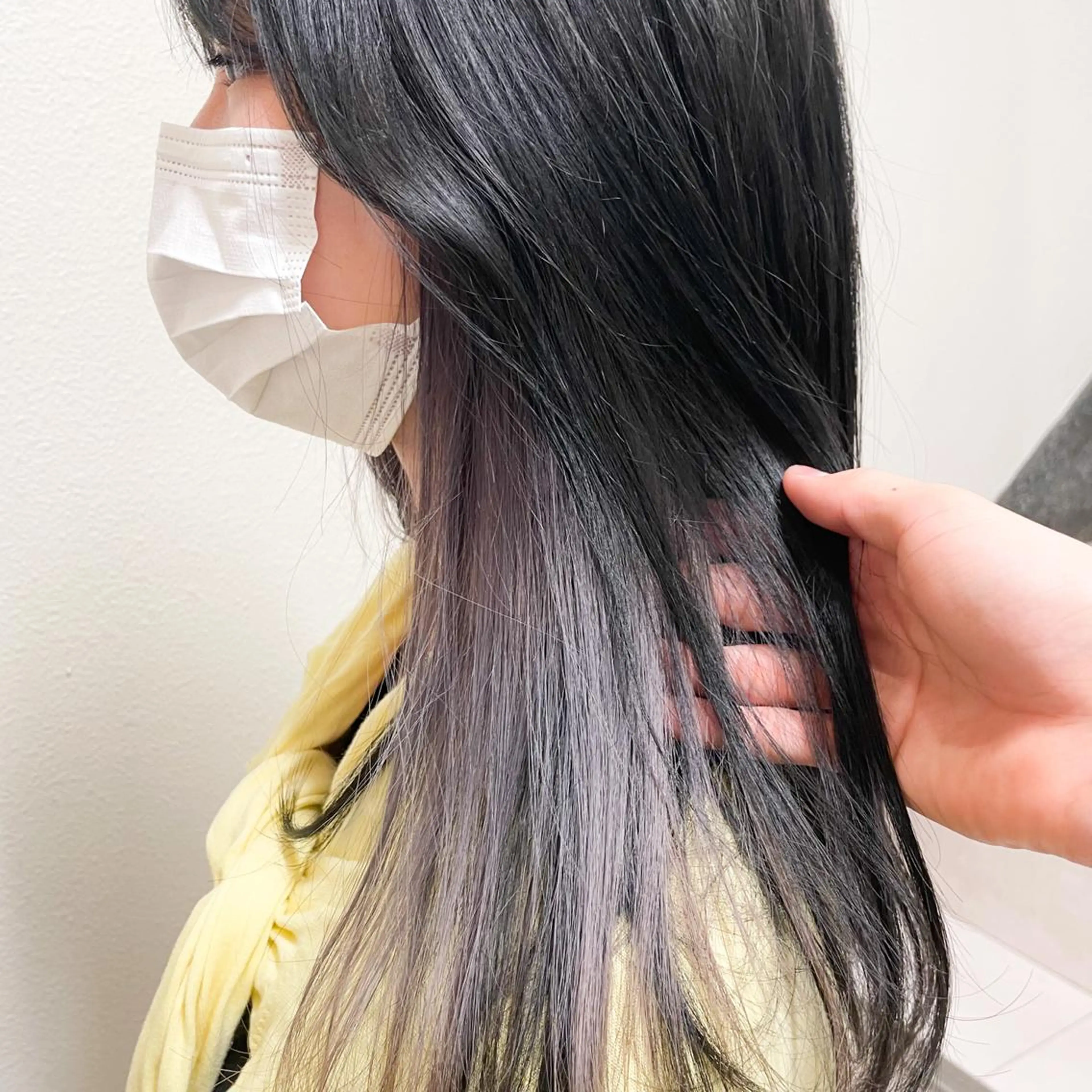 セミロング カラー ヘアアレンジ シルバー ホワイトシルバー ヘアカラー HARUKI MINATO Japan SENDAI所属・🌈【透明感・韓国 ヘア】がっきー🌈のヘアスタイル